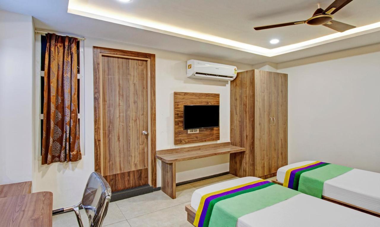 Treebo Usha Vasivi Alipiri Road, 2 Km From Bus Station Hotel 3*