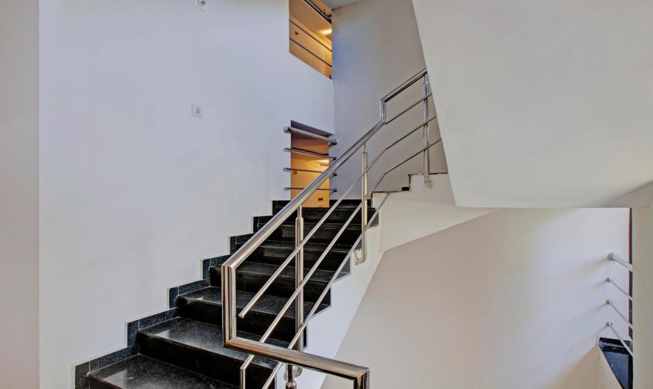 Hotel Treebo Usha Vasivi Alipiri Road, 2 Km From Bus Station Tirupati