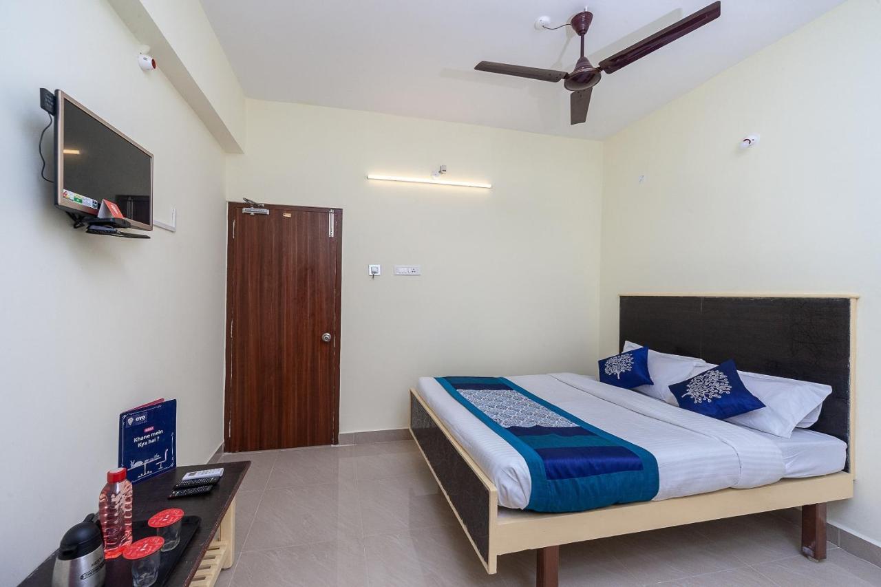 Oyo Sannidhi Residency Tirupati