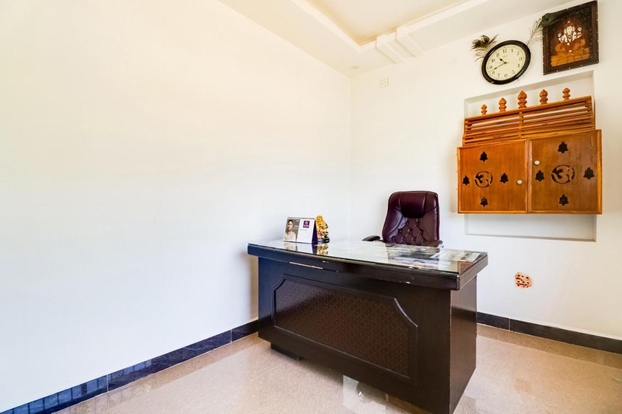 Oyo 68320 Bgr Residency Hotel