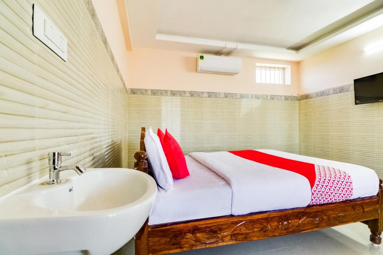 Hotel Oyo 68320 Bgr Residency Tirupati