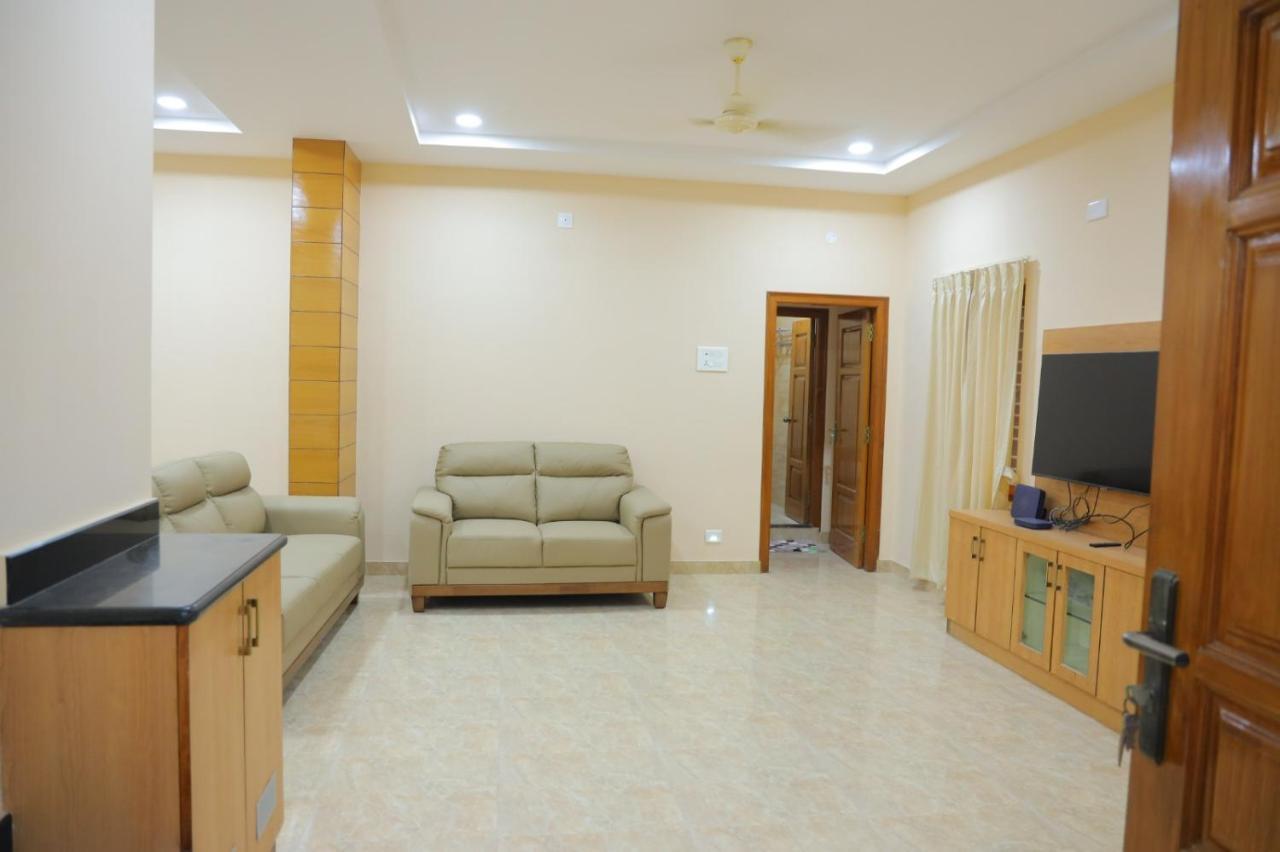 Padma Homes Stay- Luxury Service 1bhk & 2bhk & 3bhk 3*