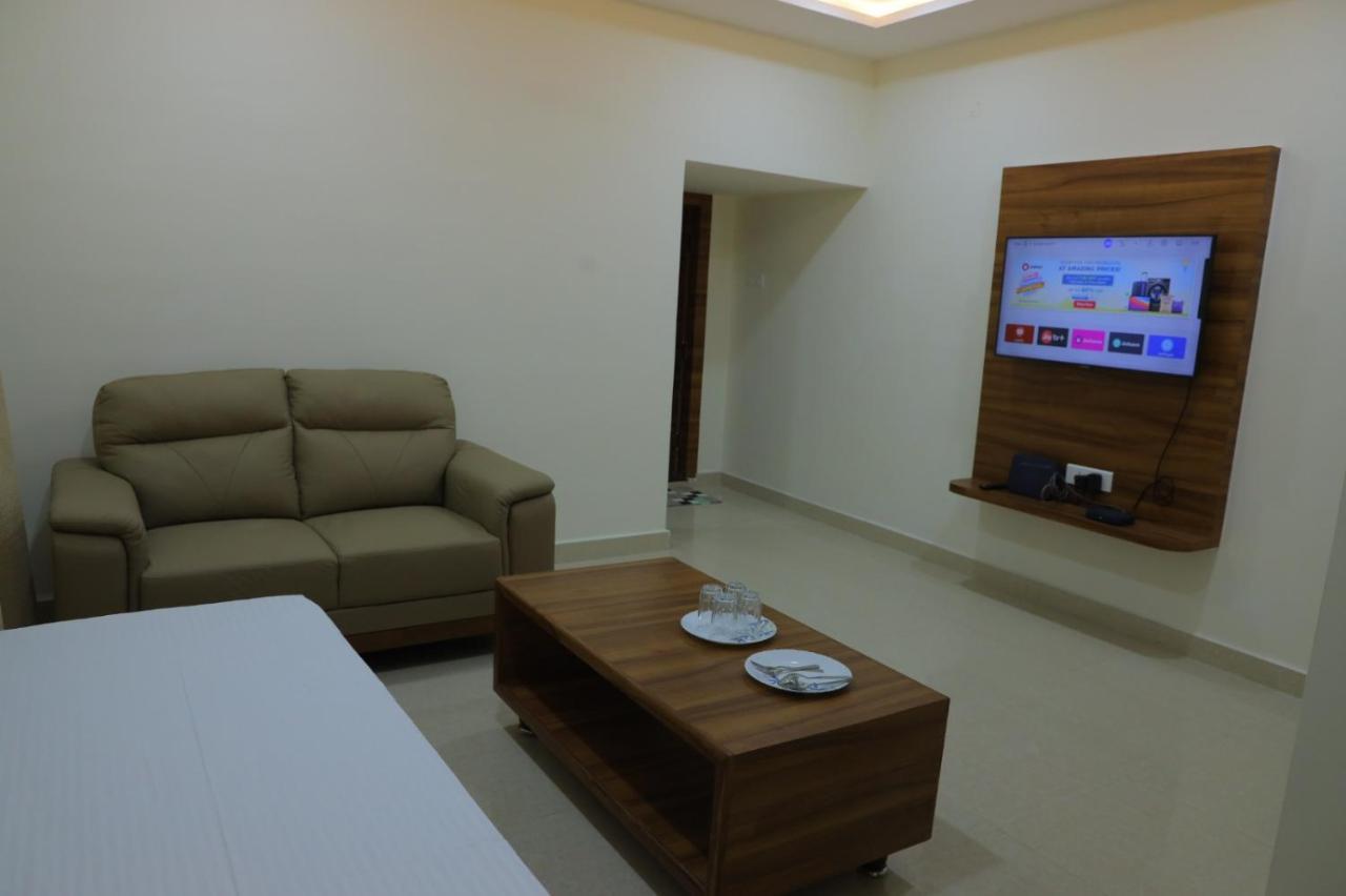 Padma Homes Stay- Luxury Service 1bhk & 2bhk & 3bhk Hotel 3*
