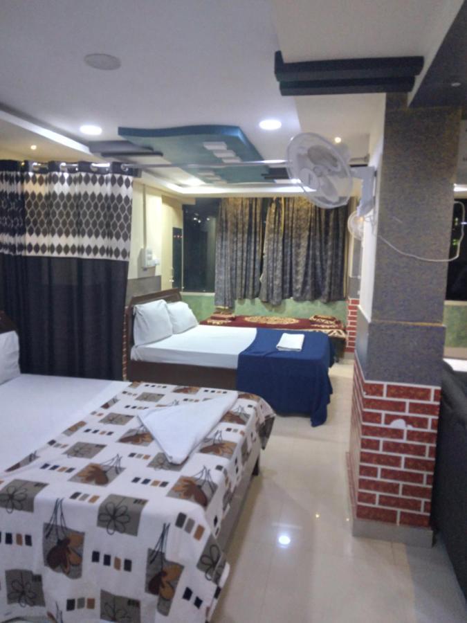 Apartment Haritha Apartments, Helpful Staff, Near Bus & Railway Station, Geyser, Tv, Priced Family-only In Tirupati, Big Families, Groups Welcome *