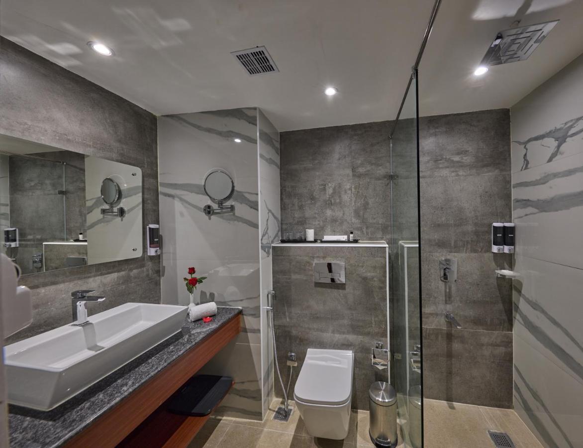 Golden Tulip Hotel 4*