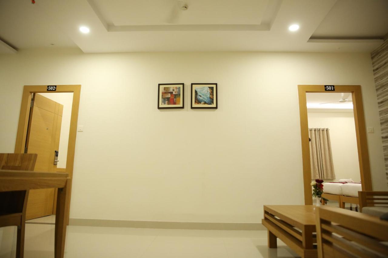 Iris Hotel 3*