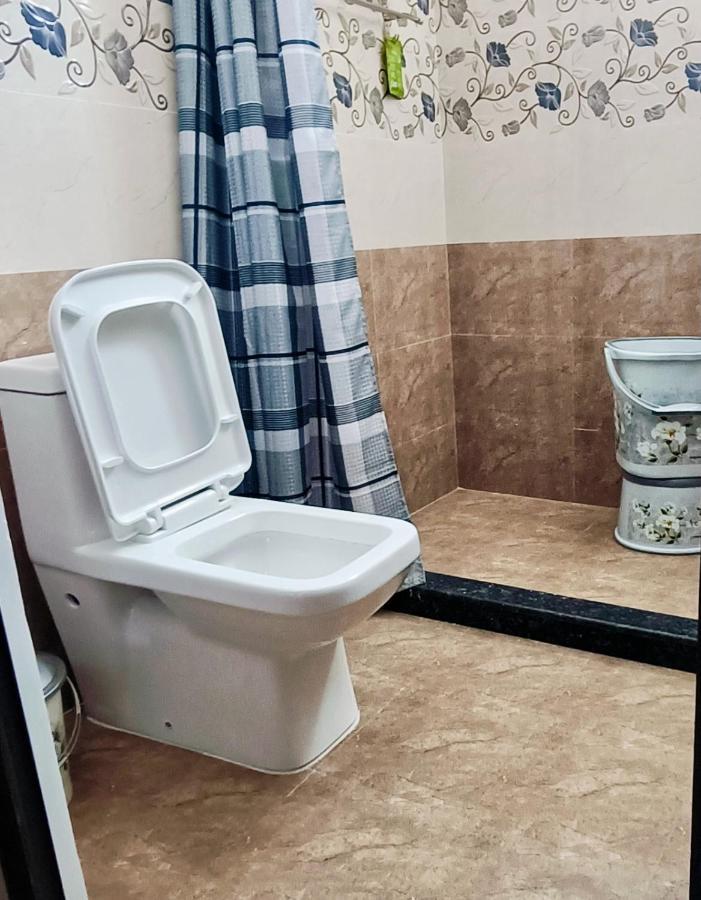 Truelife - Chinmai Nivas - Breakfast - Modern 2Bhk Homes For Family - Tirumala Mountain View - Fast Wifi - Peaceful Location - Many Restaurants Nearby - Hall, Ac Bedrooms, Modular Kitchen - Android Tv - 250 Jio Channels - Top Service With Lots Of Lov Apartment *