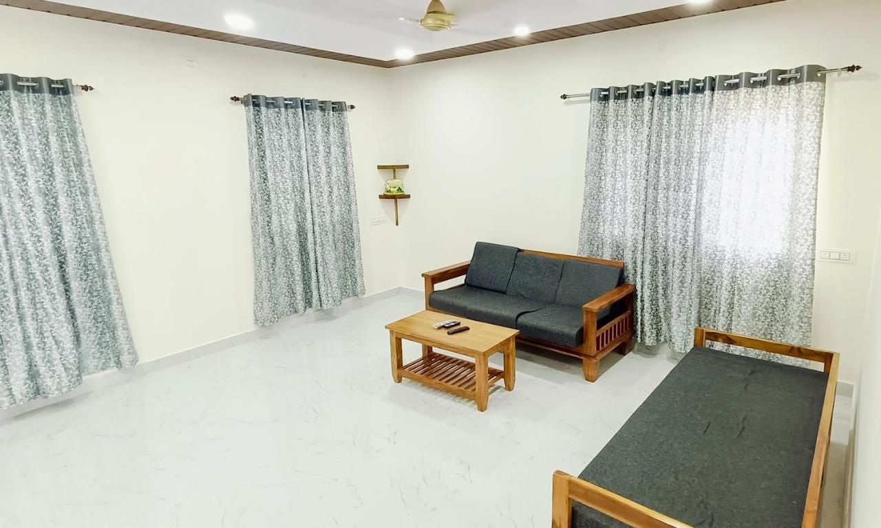 Apartment Truelife - Chinmai Nivas - Breakfast - Modern 2Bhk Homes For Family - Tirumala Mountain View - Fast Wifi - Peaceful Location - Many Restaurants Nearby - Hall, Ac Bedrooms, Modular Kitchen - Android Tv - 250 Jio Channels - Top Service With Lots Of Lov
