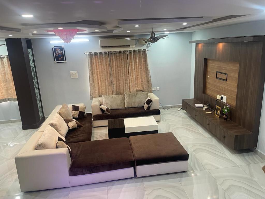 Guest house Paradise - Duplex 5bhk - A Golden Group Of Premium - *