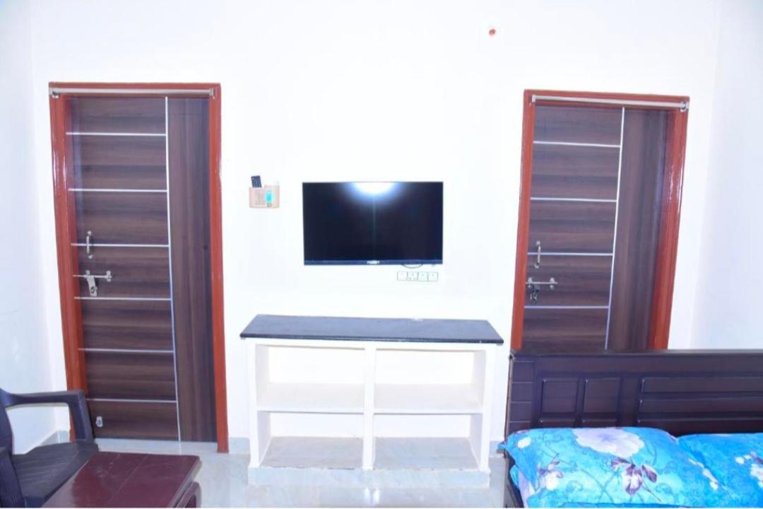 Vidhan Entire Individual House Includes Two Bedrooms With Attached Bathrooms Hall Kitchen And Free Car Parking Holiday home Tirupati