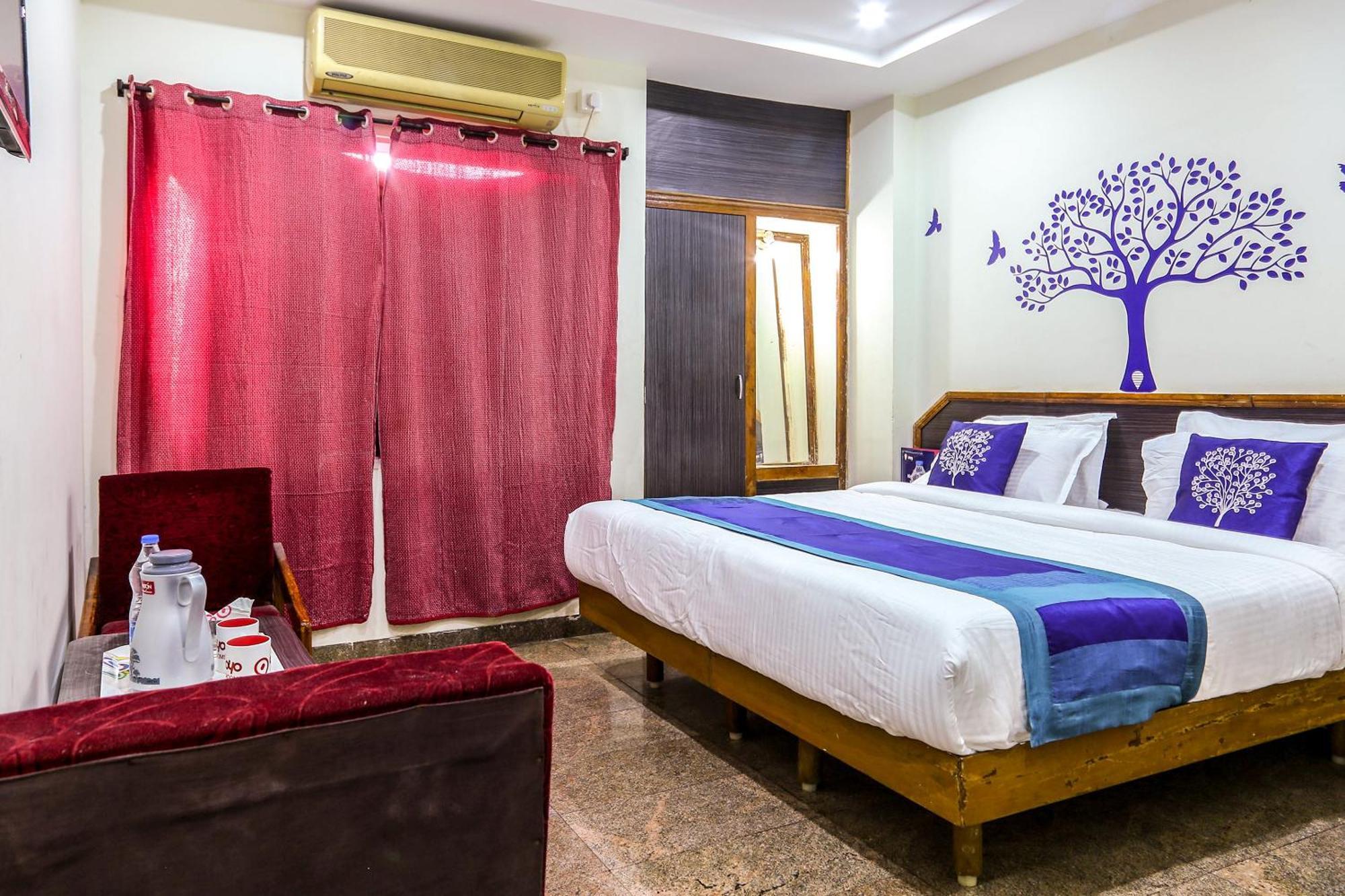 Collection O Poojith Residency