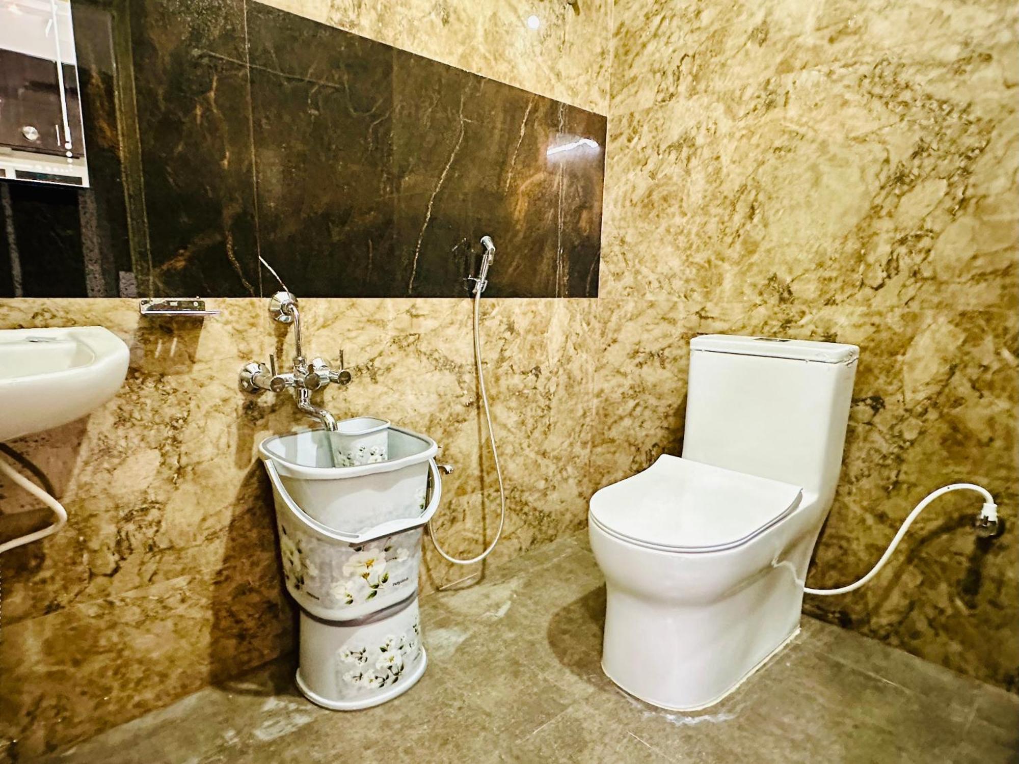 Truelife - 3Bhk Ac Apartments For Large Family - Best Location - Direct Flyover To Alipiri Gate - Walk To Ps4 Veg Restaurant - Modular Kitchen - Super Fast Wifi - Android Tv - 250 Jio Channels - Easy Access To All Temples - Top Service With Lots Of L