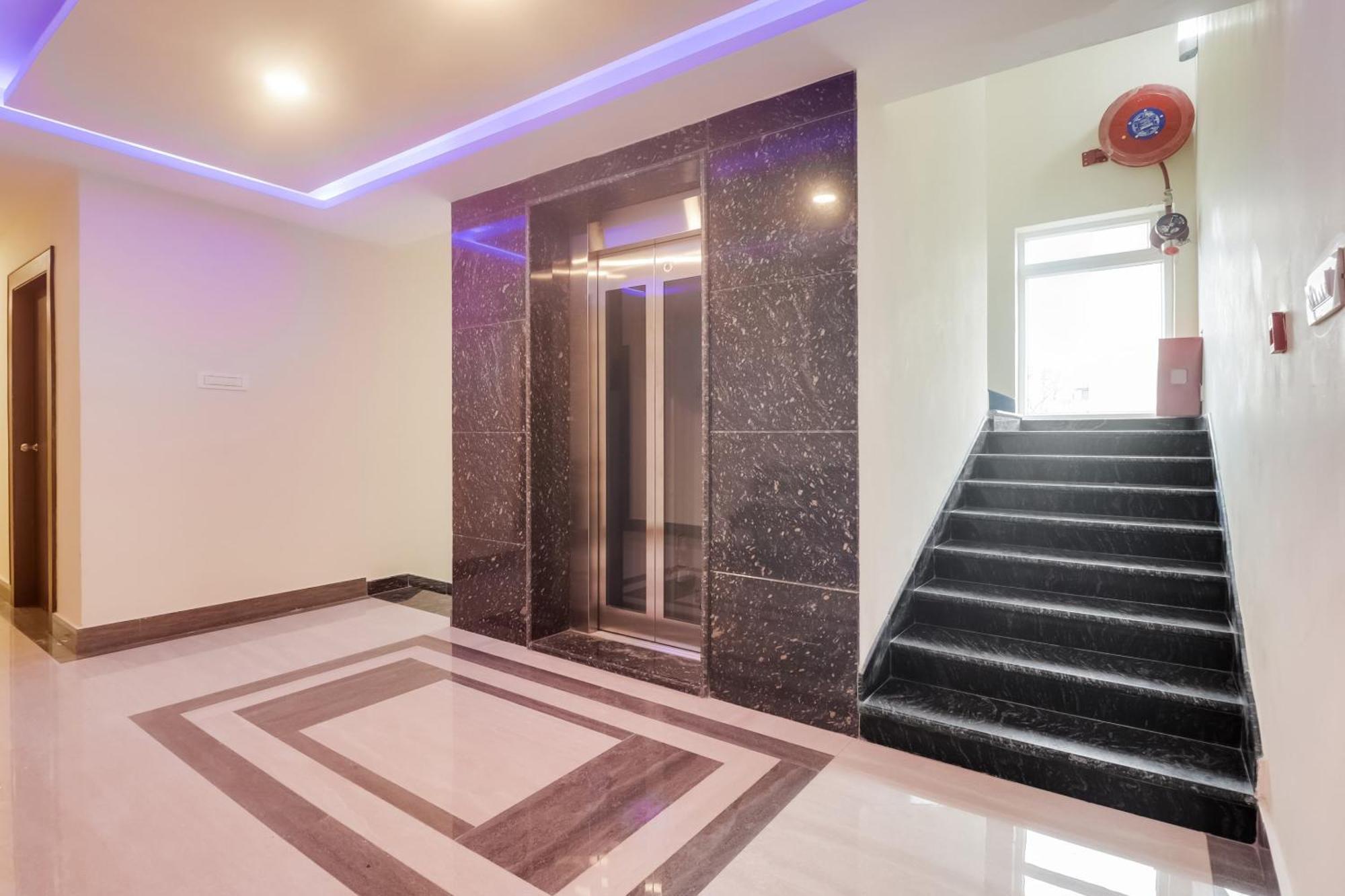 Super Townhouse Dj Grand Hotel 4*