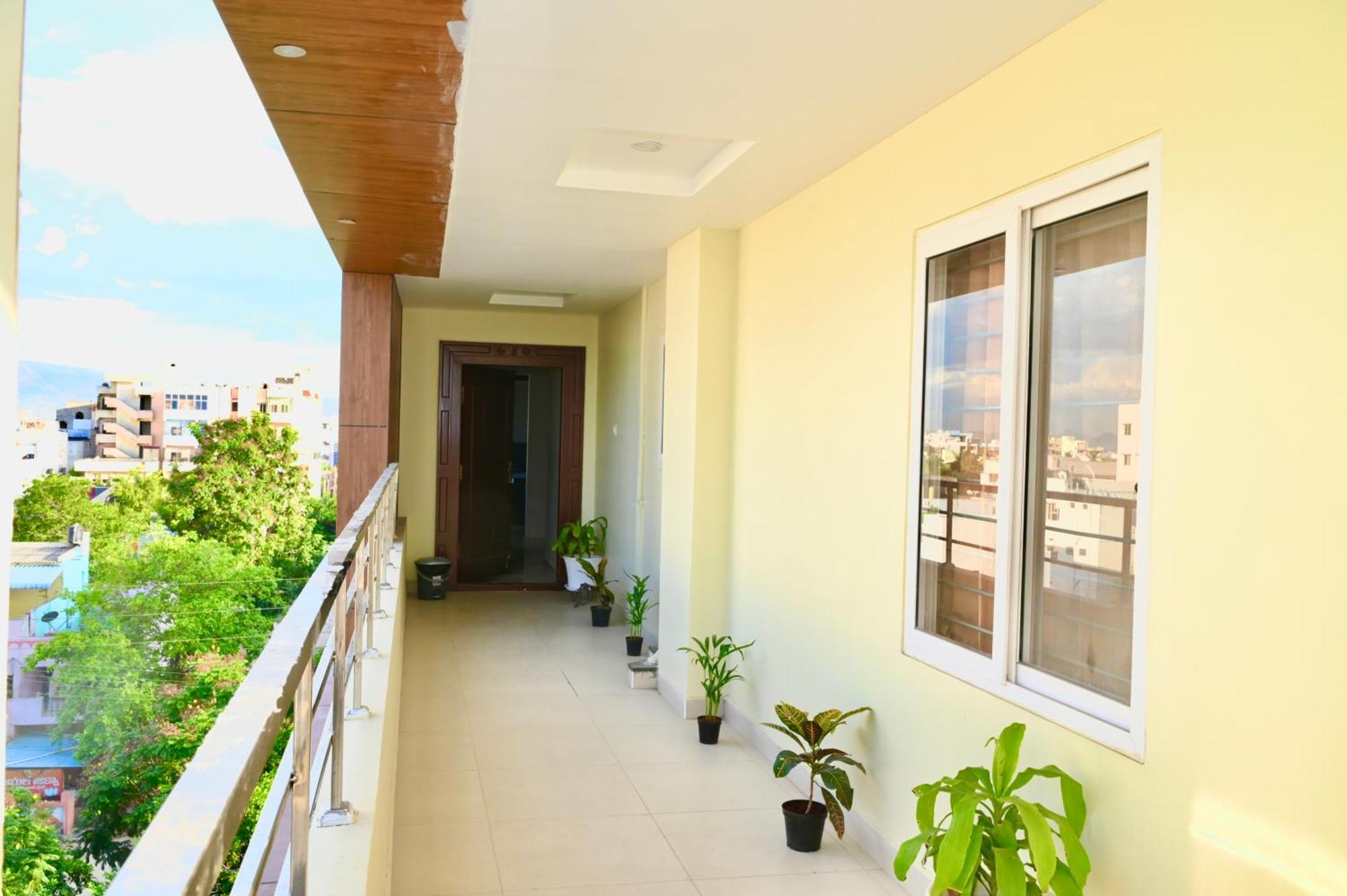 Srivari Apartment *