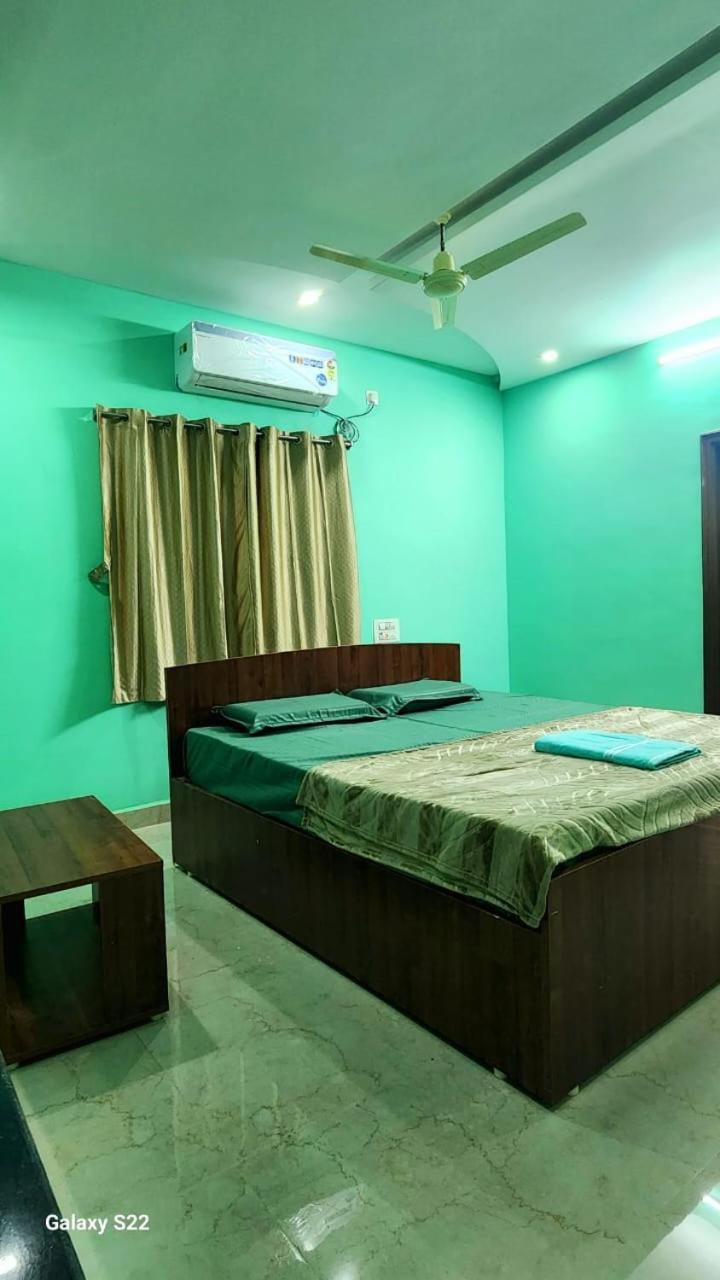Rushitha Stay-ac Rooms-free Wifi-flat Tv- Kitchen-door Service-near To Alipiri Tirupati
