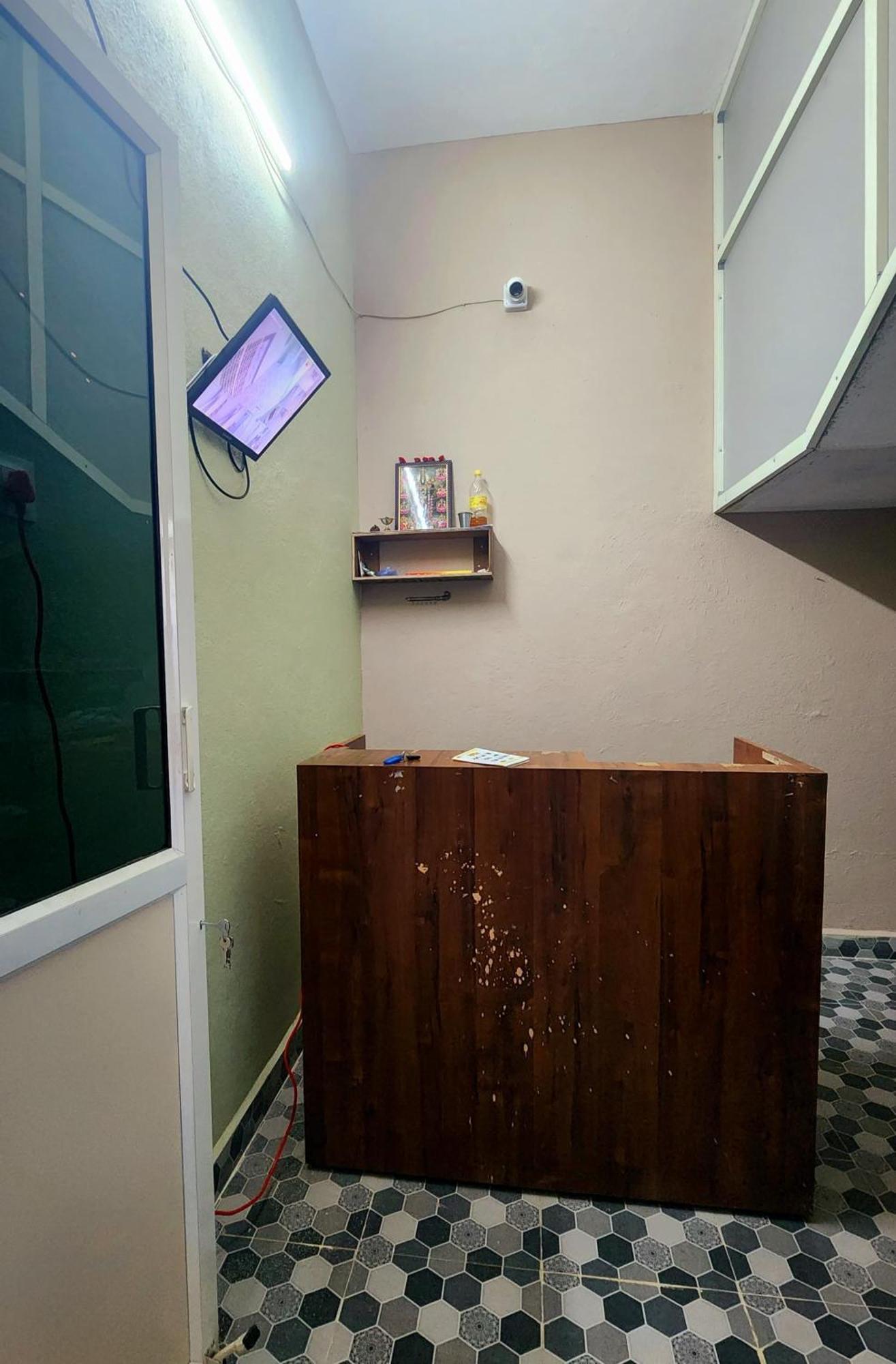 Rushitha Stay-ac Rooms-free Wifi-flat Tv- Kitchen-door Service-near To Alipiri Apartment
