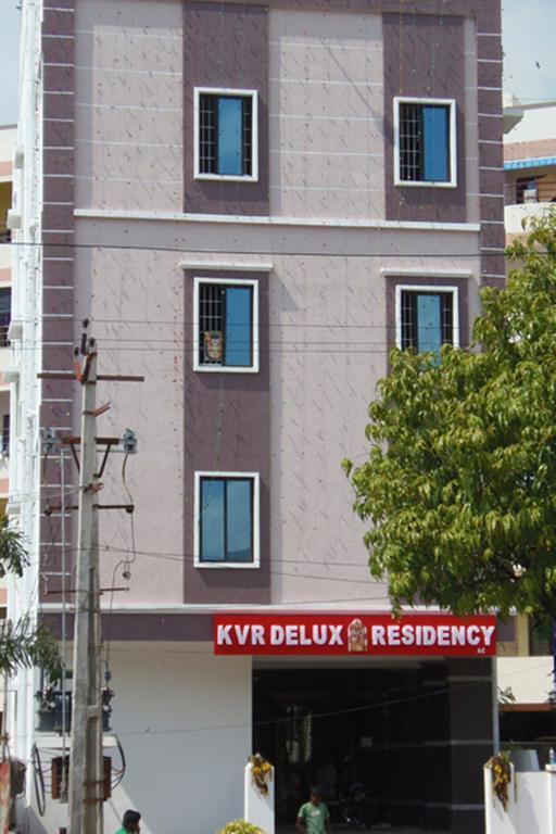 Lodge Kvr Deluxe Residency *