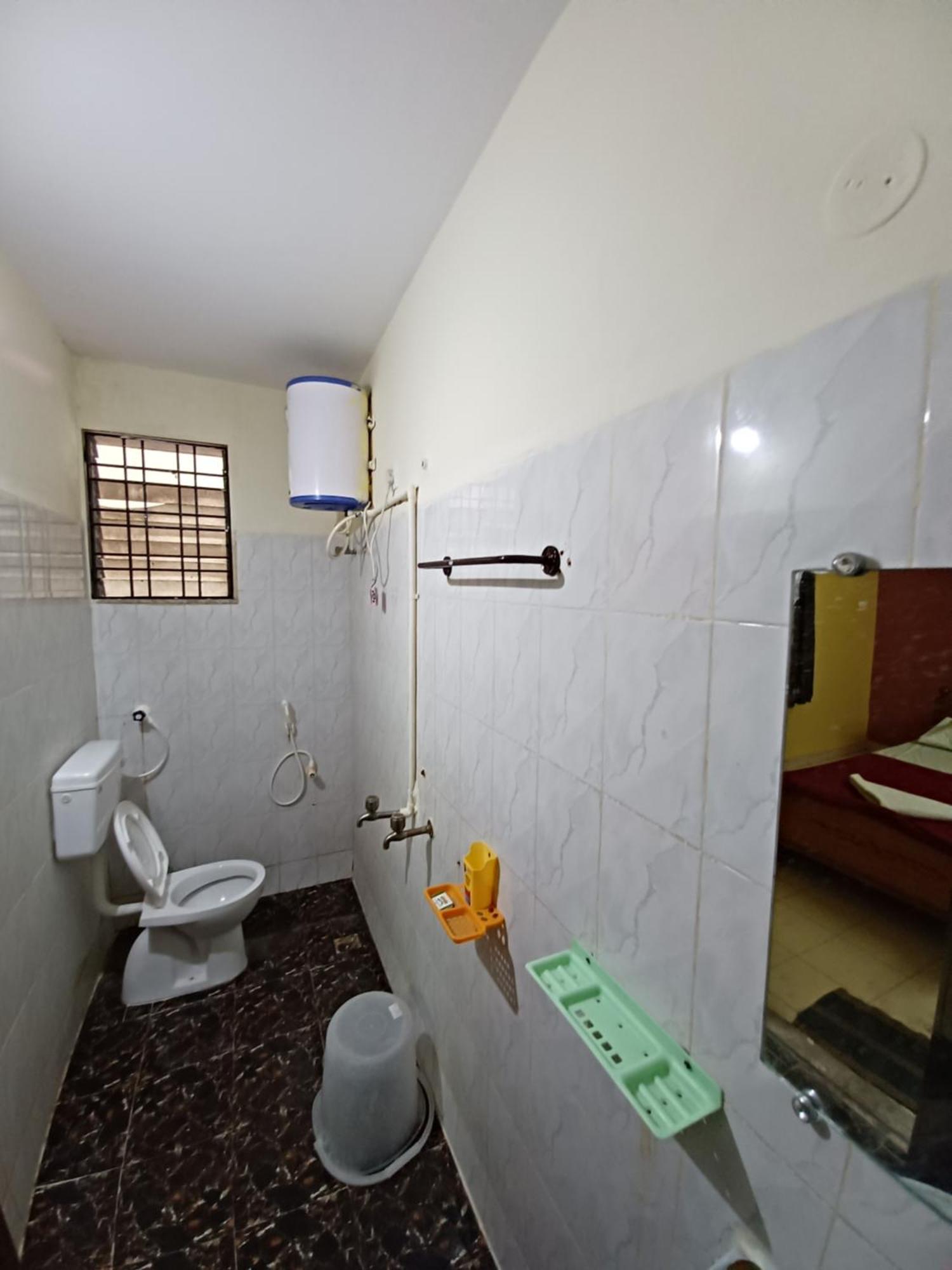 Haritha Apartments, Helpful Staff, Near Bus & Railway Station, Geyser, Tv, Priced Family-only In Tirupati, Big Families, Groups Welcome
