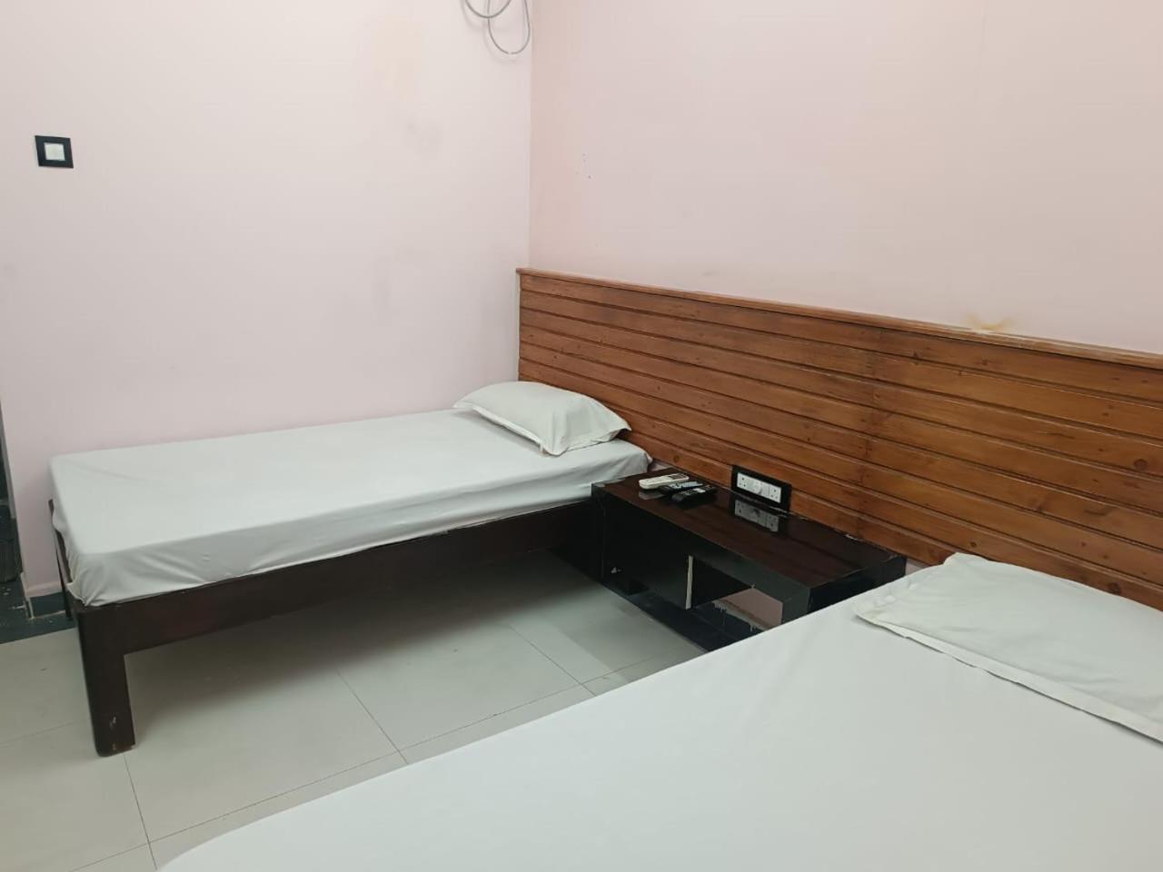 Lodge Sgs Residency