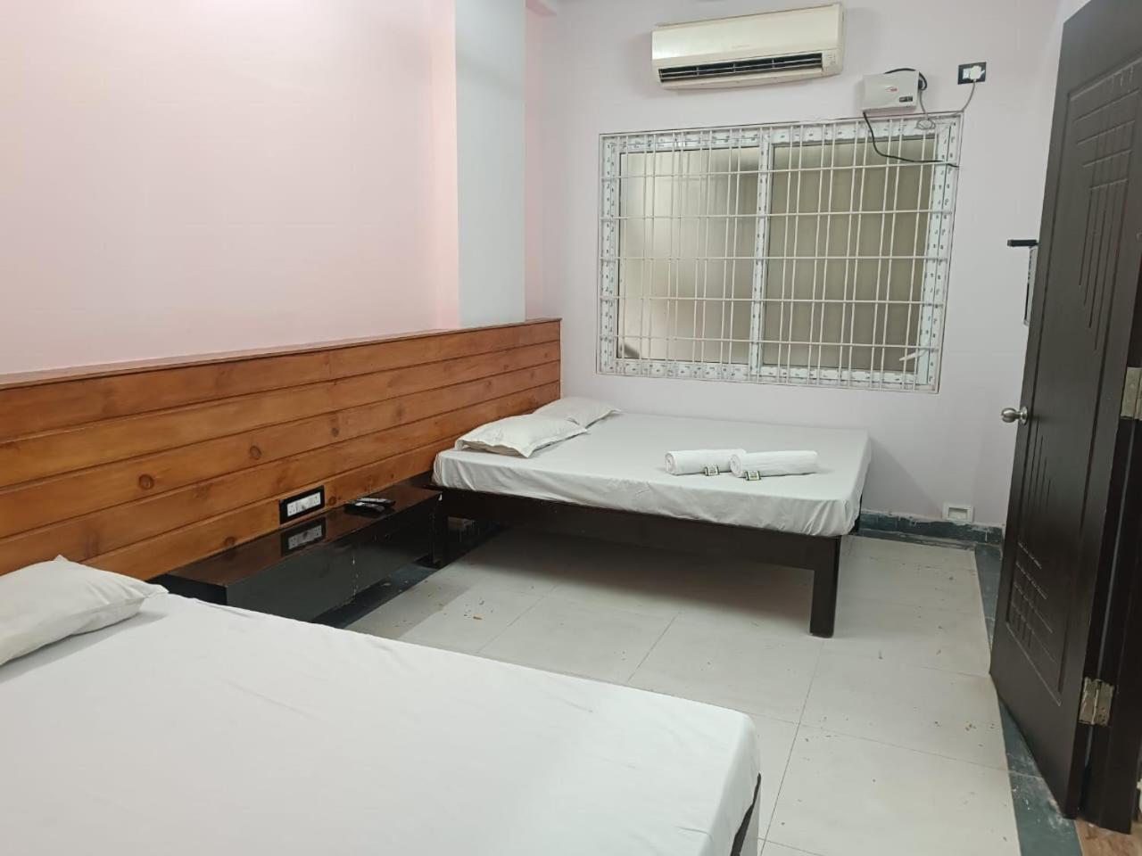 Sgs Residency Lodge *