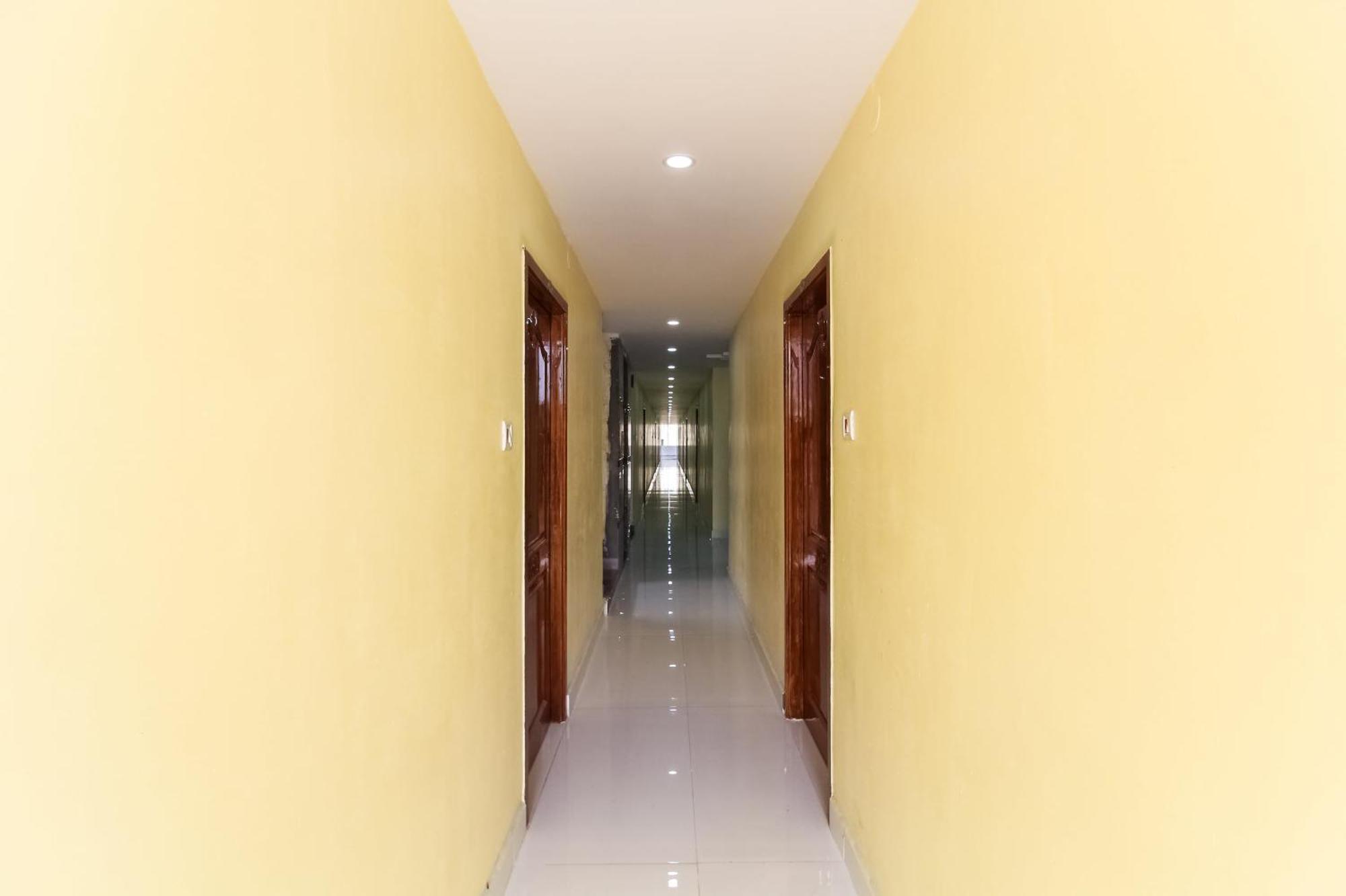 Collection O Sree Guru Lakshmi Residency Hotel