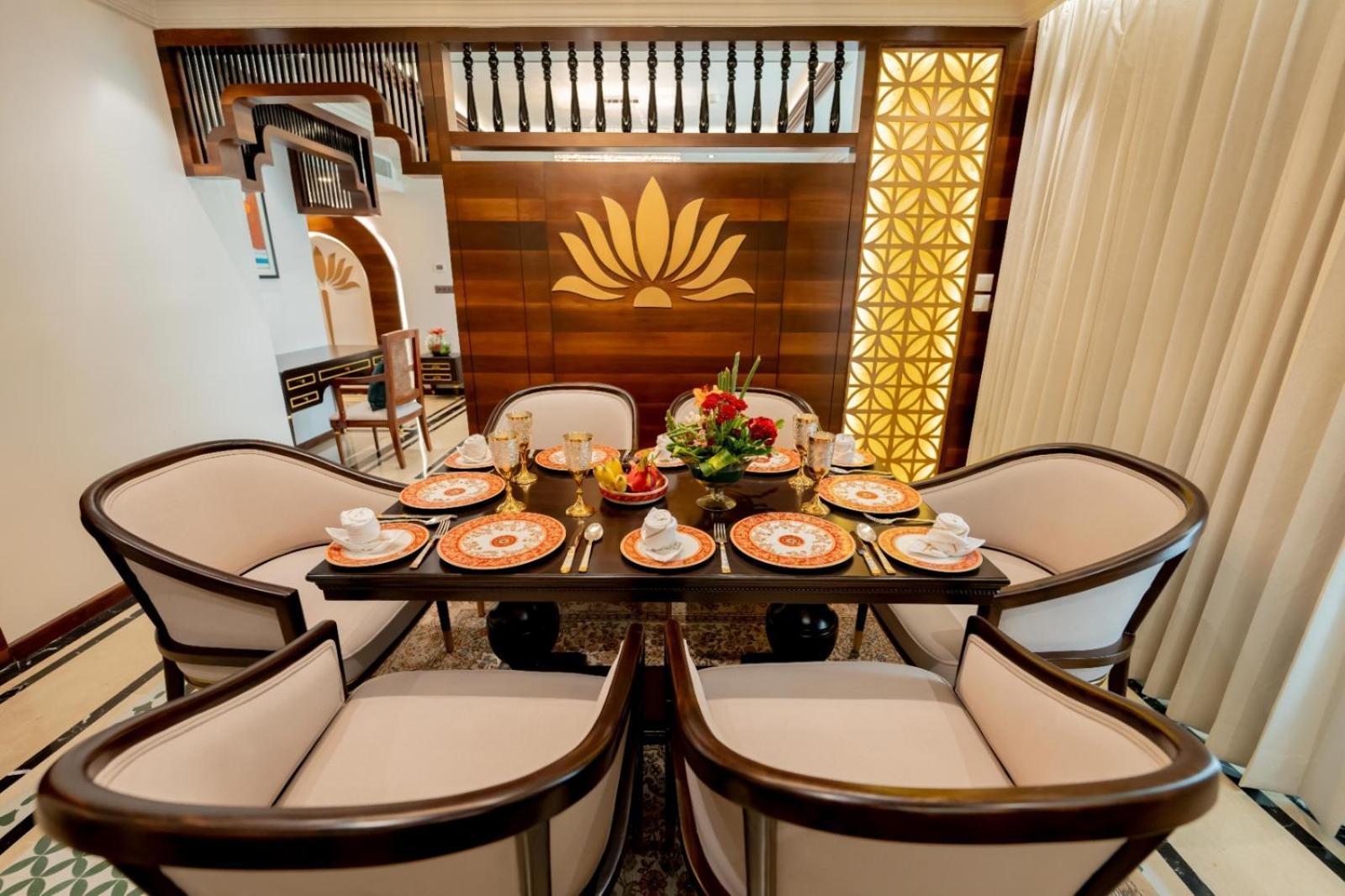 Hotel Taj 5*