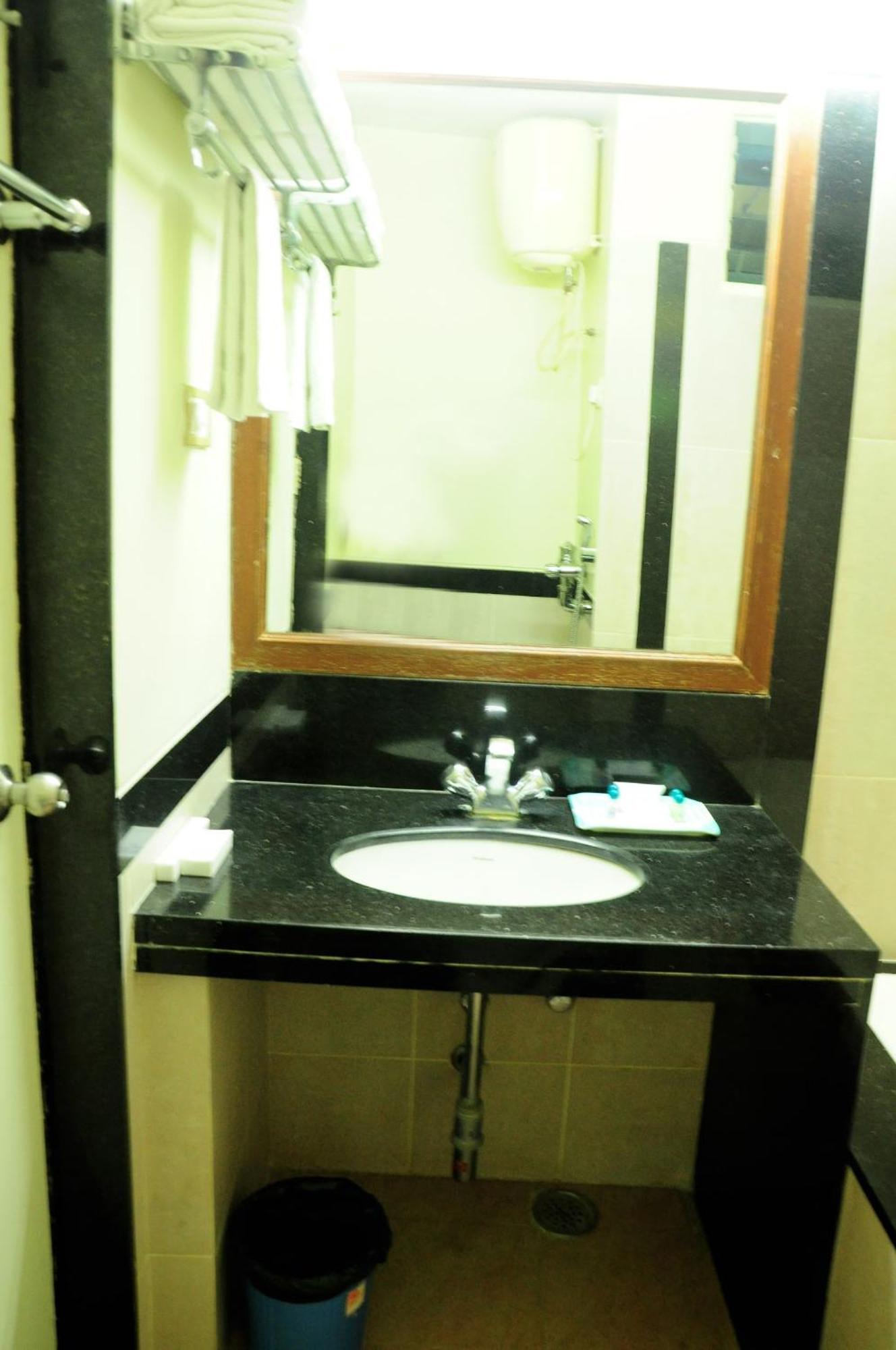 Hotel Plr Grand Tirupati