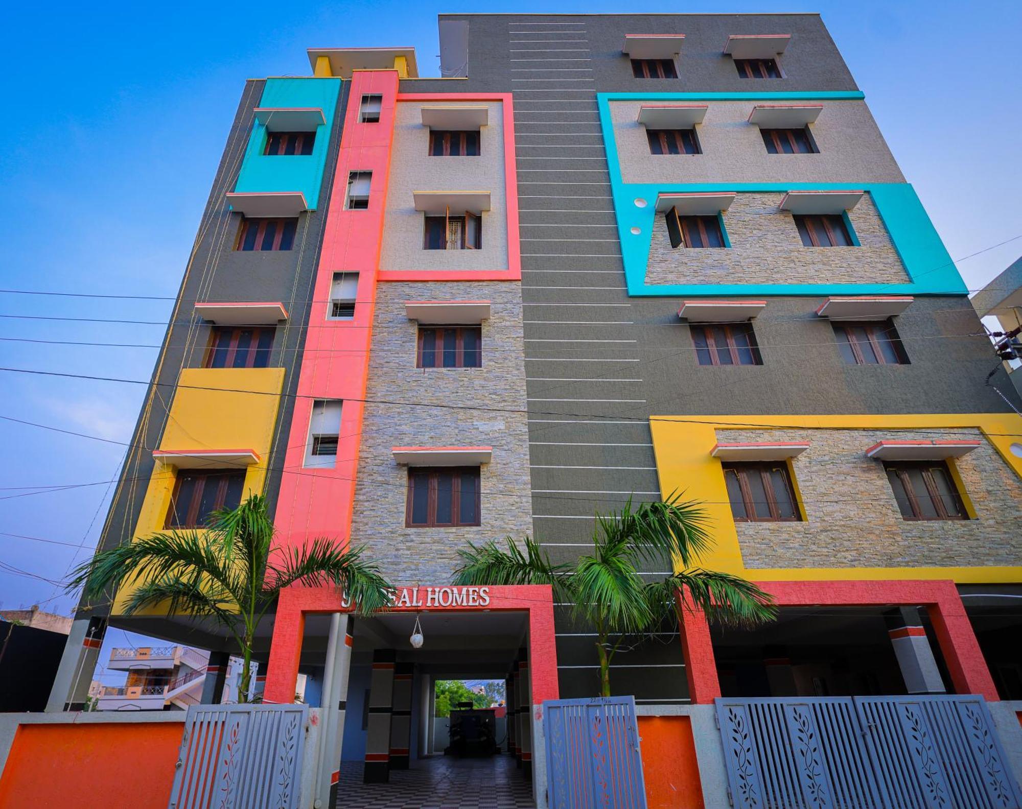 S V Ideal -2bhk Service Apartments-ac Bedrooms, Premium Amities, 2km To Tiruchanoor Padmavathi Temple , 6km To Alipiri, 24 Service Boys Available * Tirupati