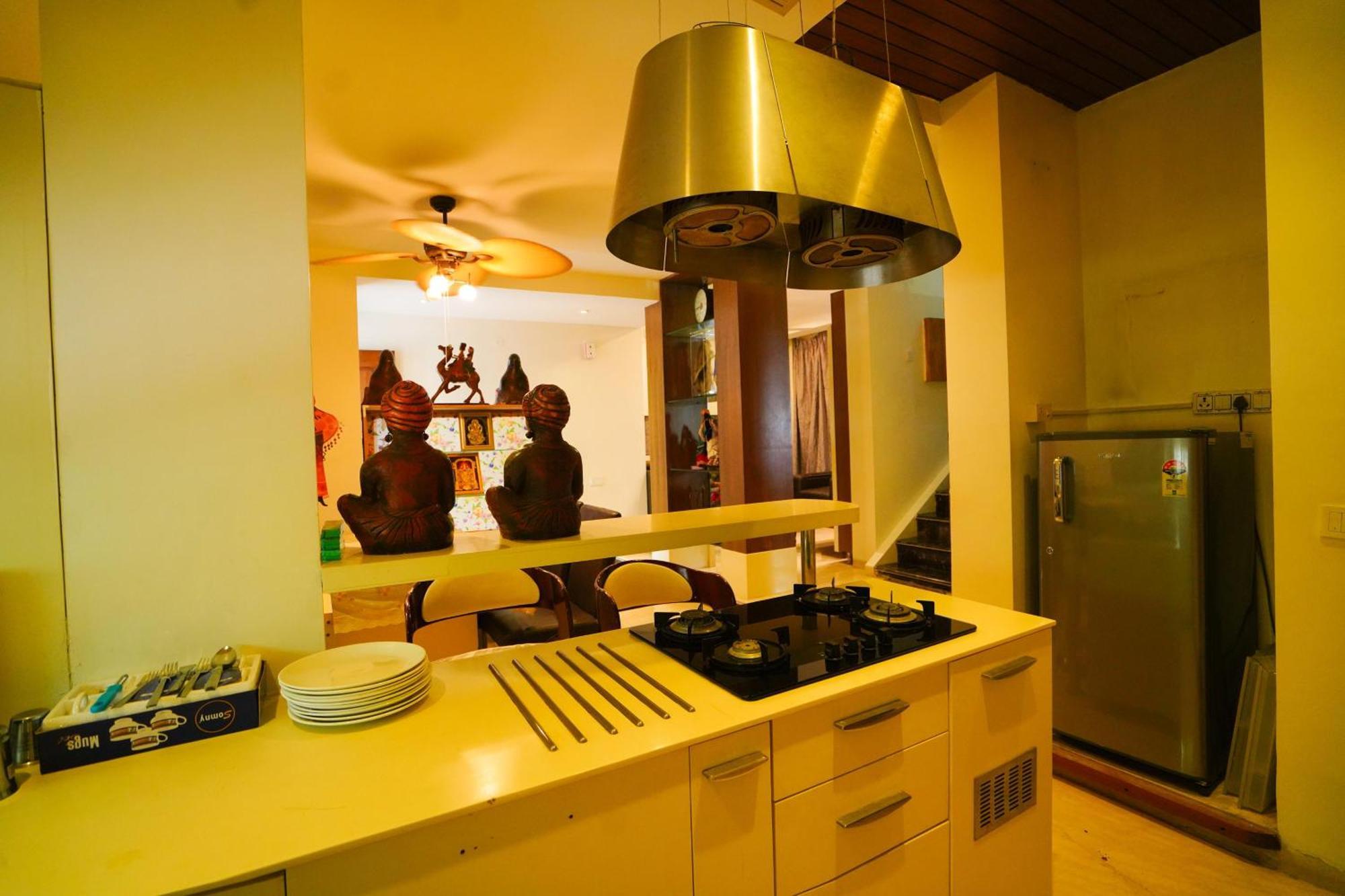 Golden - Duplex With Private Theater - A Golden Group Of Premium - Guest house Tirupati
