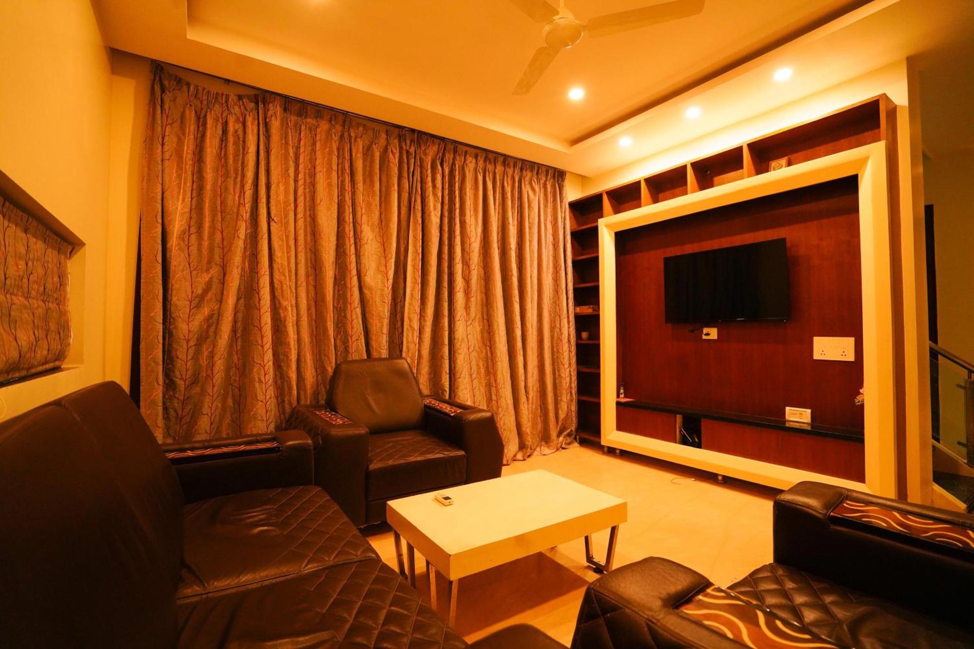 Guest house Golden - Duplex With Private Theater - A Golden Group Of Premium - *