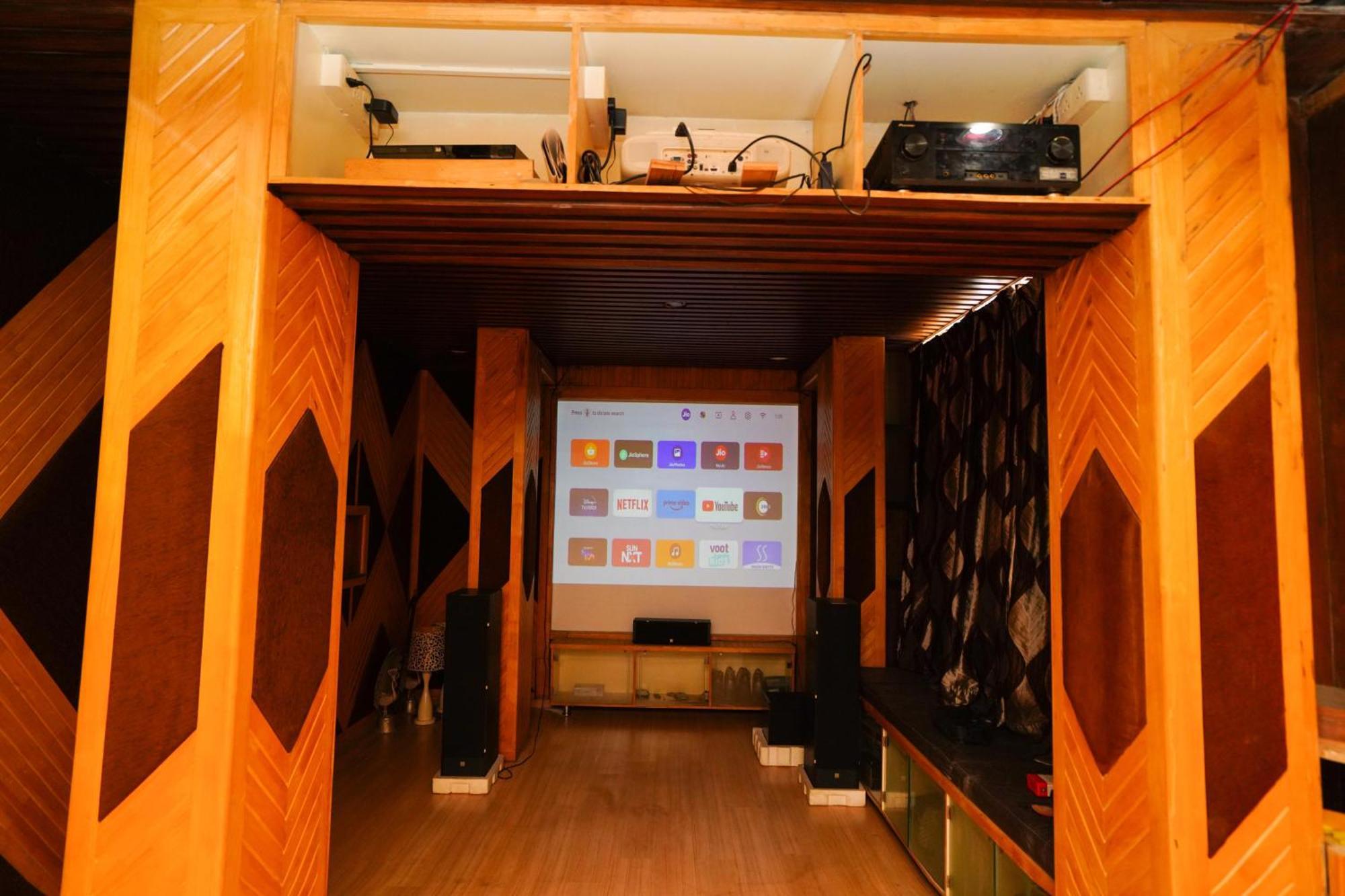 Guest house Golden - Duplex With Private Theater - A Golden Group Of Premium -