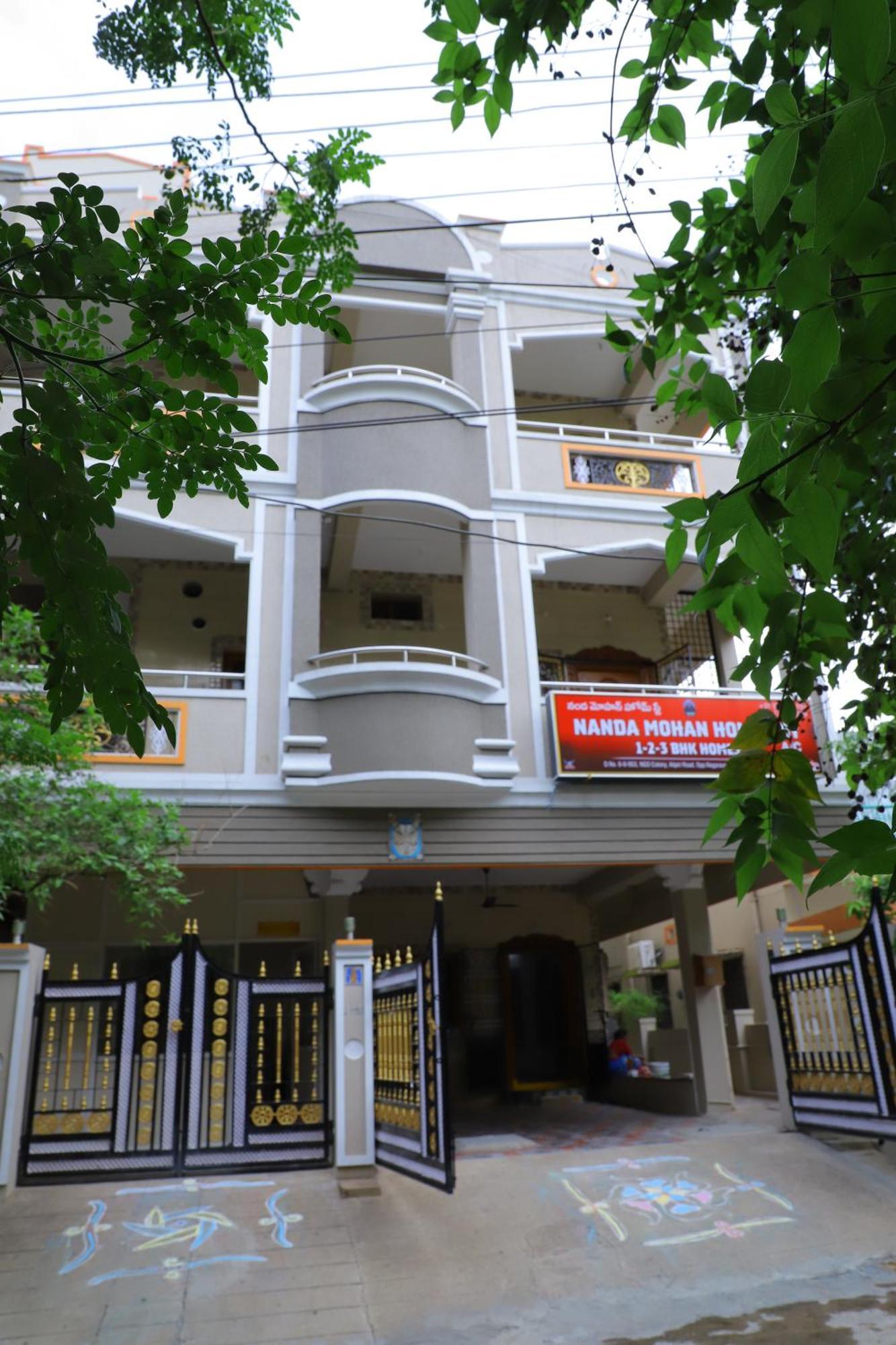 Nanda Mohan Homestay- Luxuries Ac Close To Alipiri Foothills-kapila Teertham And Iskcon Temple Tirupati