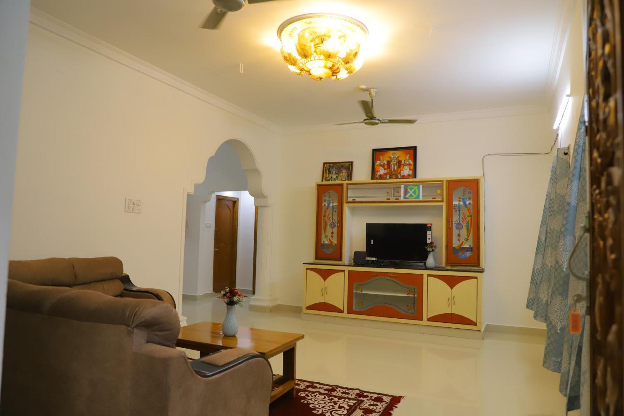 Nanda Mohan Homestay- Luxuries Ac Close To Alipiri Foothills-kapila Teertham And Iskcon Temple *