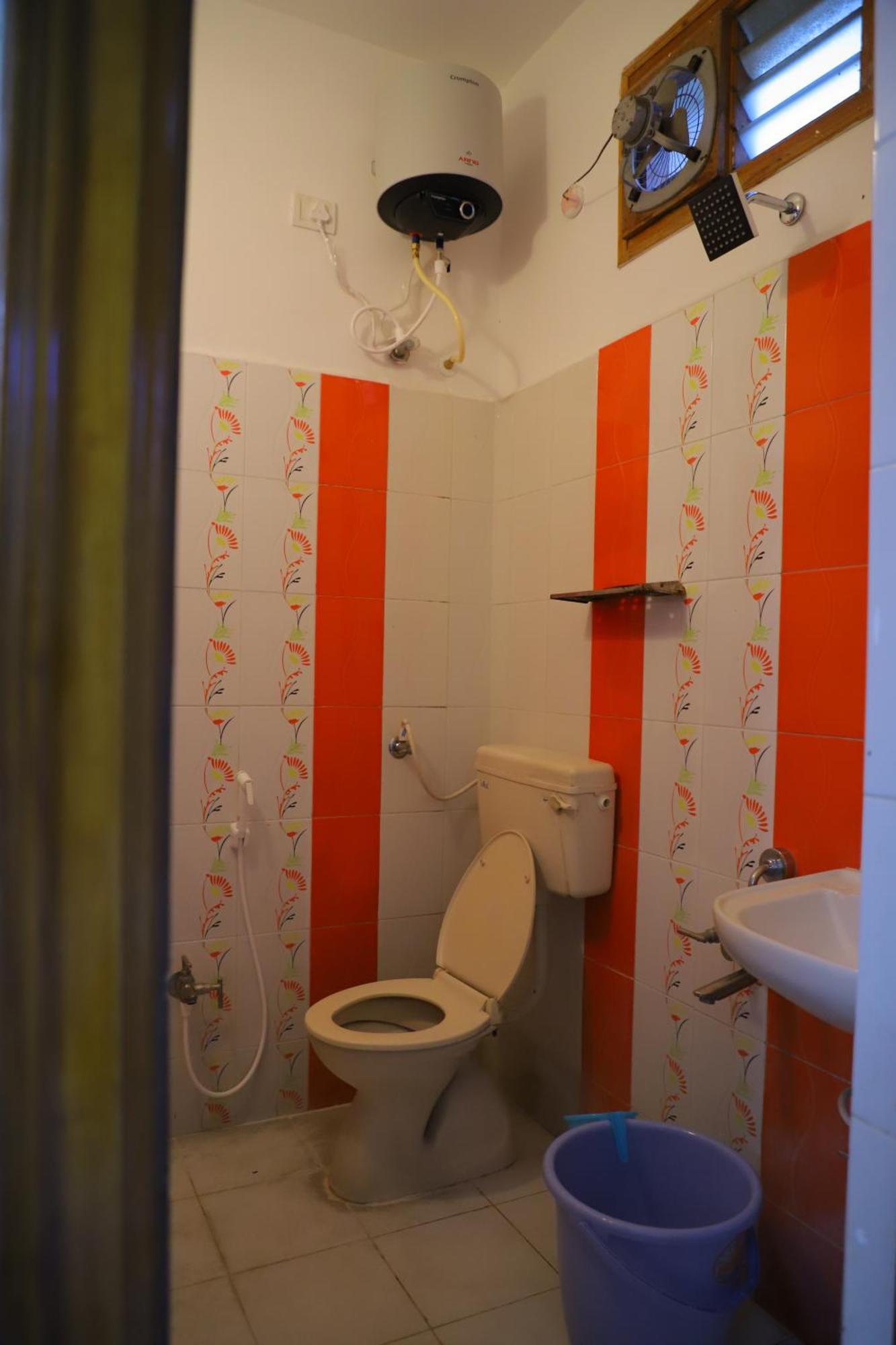 Homestay Nanda Mohan Homestay- Luxuries Ac Close To Alipiri Foothills-kapila Teertham And Iskcon Temple