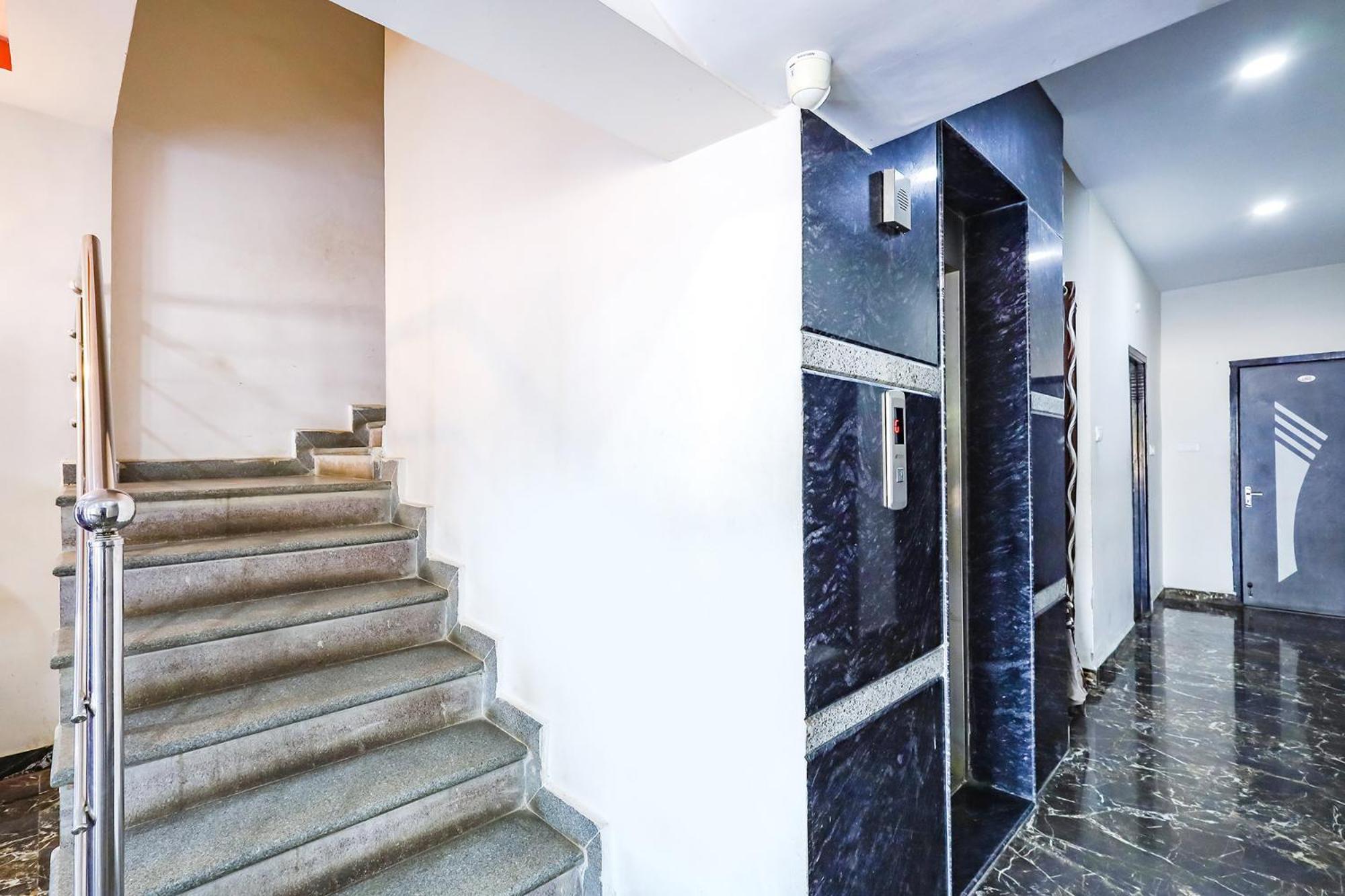 Fabexpress Sri Lakshmi Residency - Nr Railway Station 3*