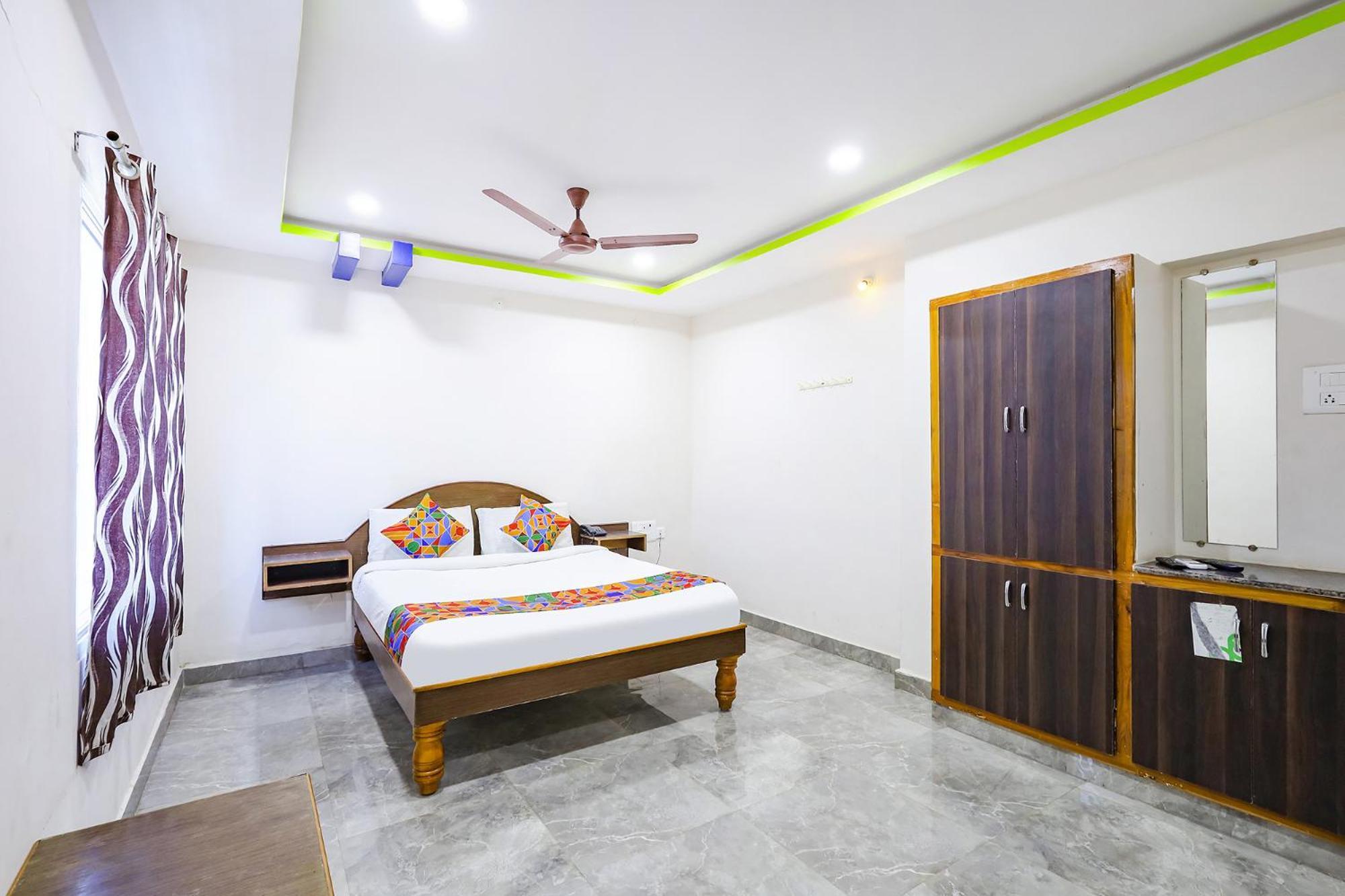 Fabexpress Sri Lakshmi Residency - Nr Railway Station 3*