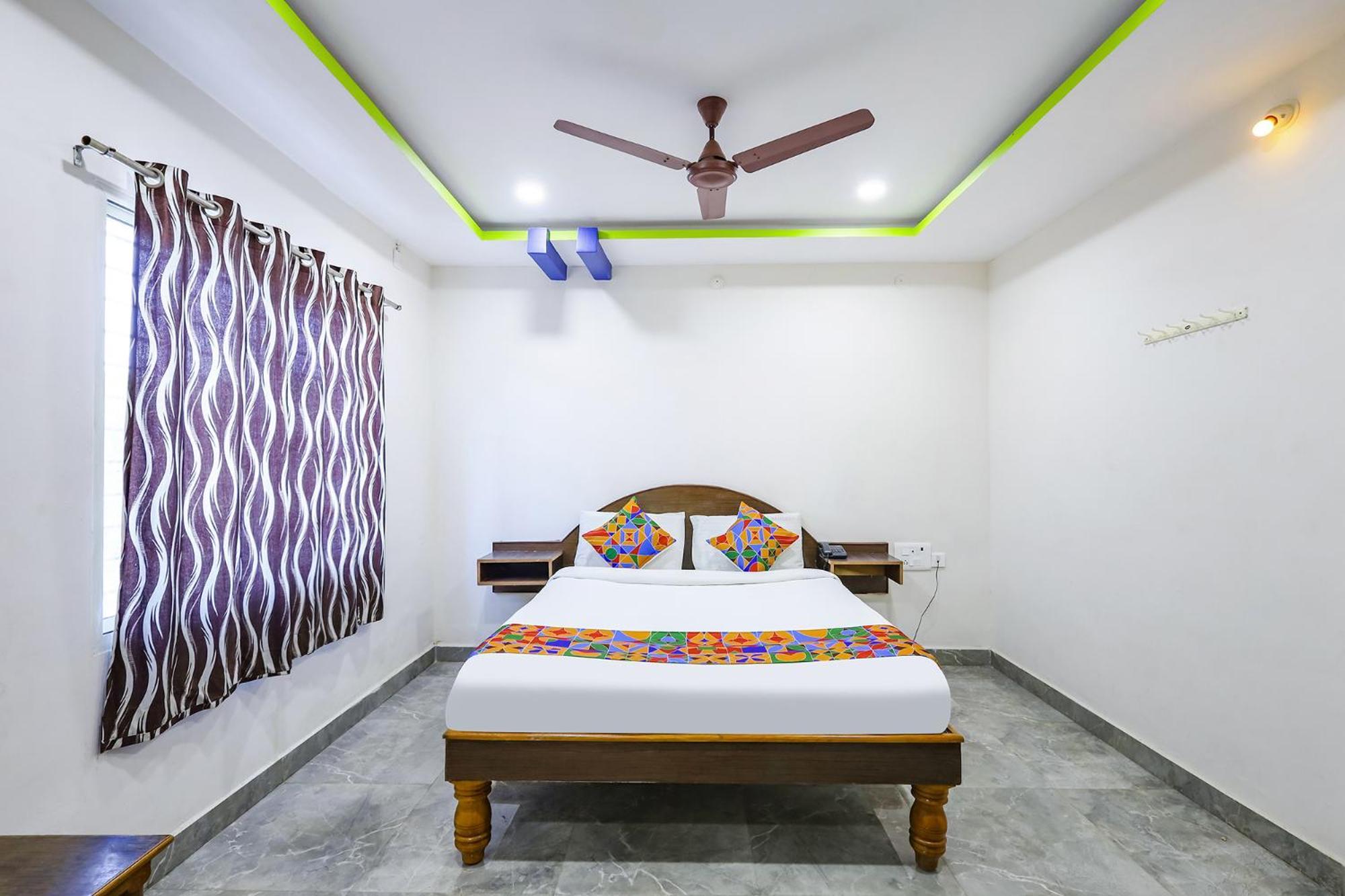 Hotel Fabexpress Sri Lakshmi Residency - Nr Railway Station 3*