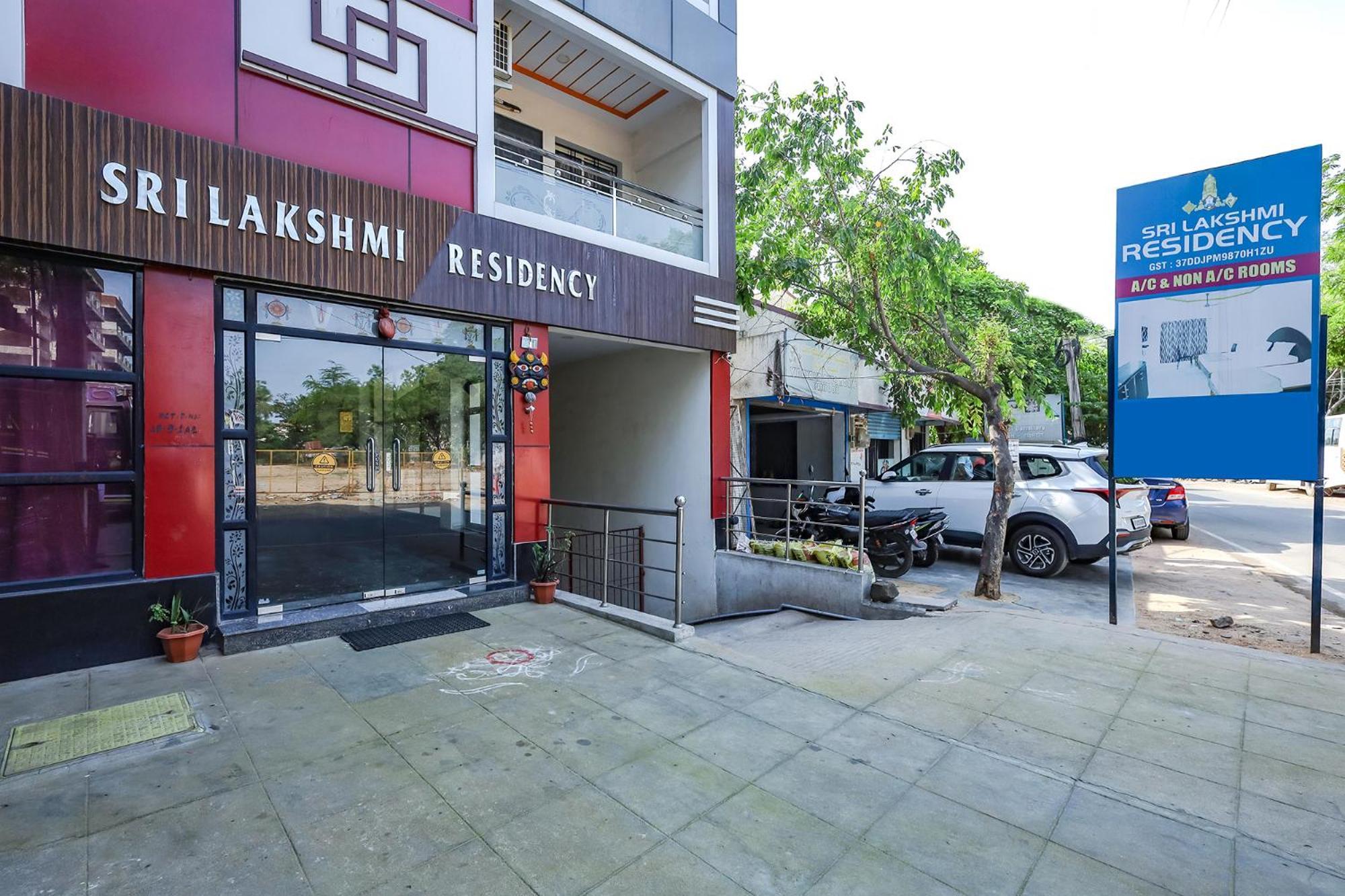 Fabexpress Sri Lakshmi Residency - Nr Railway Station 3*