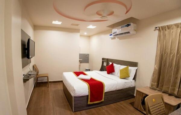 Dlr Grand Hotel