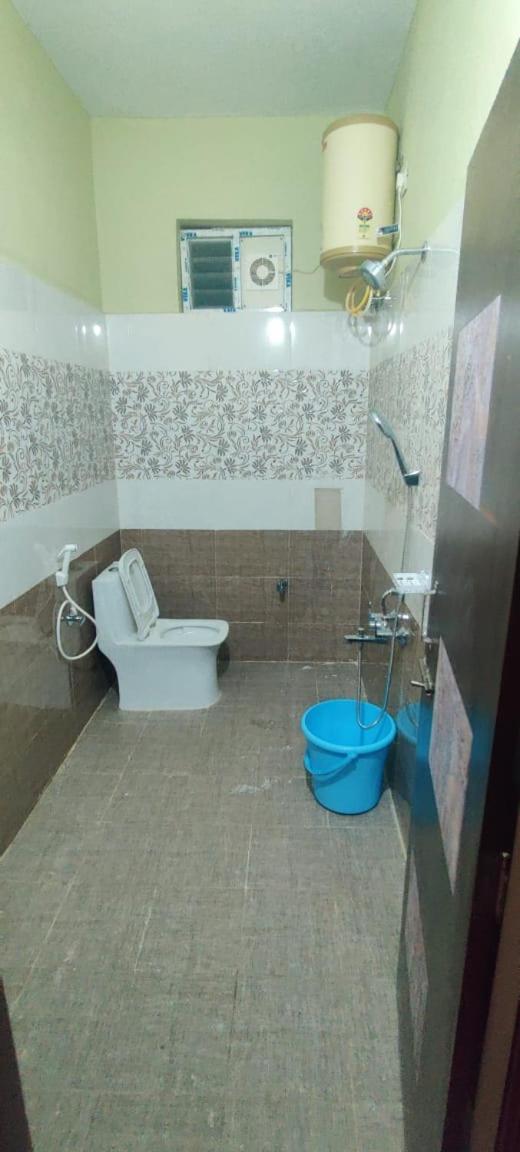 Ruhithahomestay- Ac Rooms-free Wifi- Android Tv - Near To Alipiri- Door Service * Tirupati