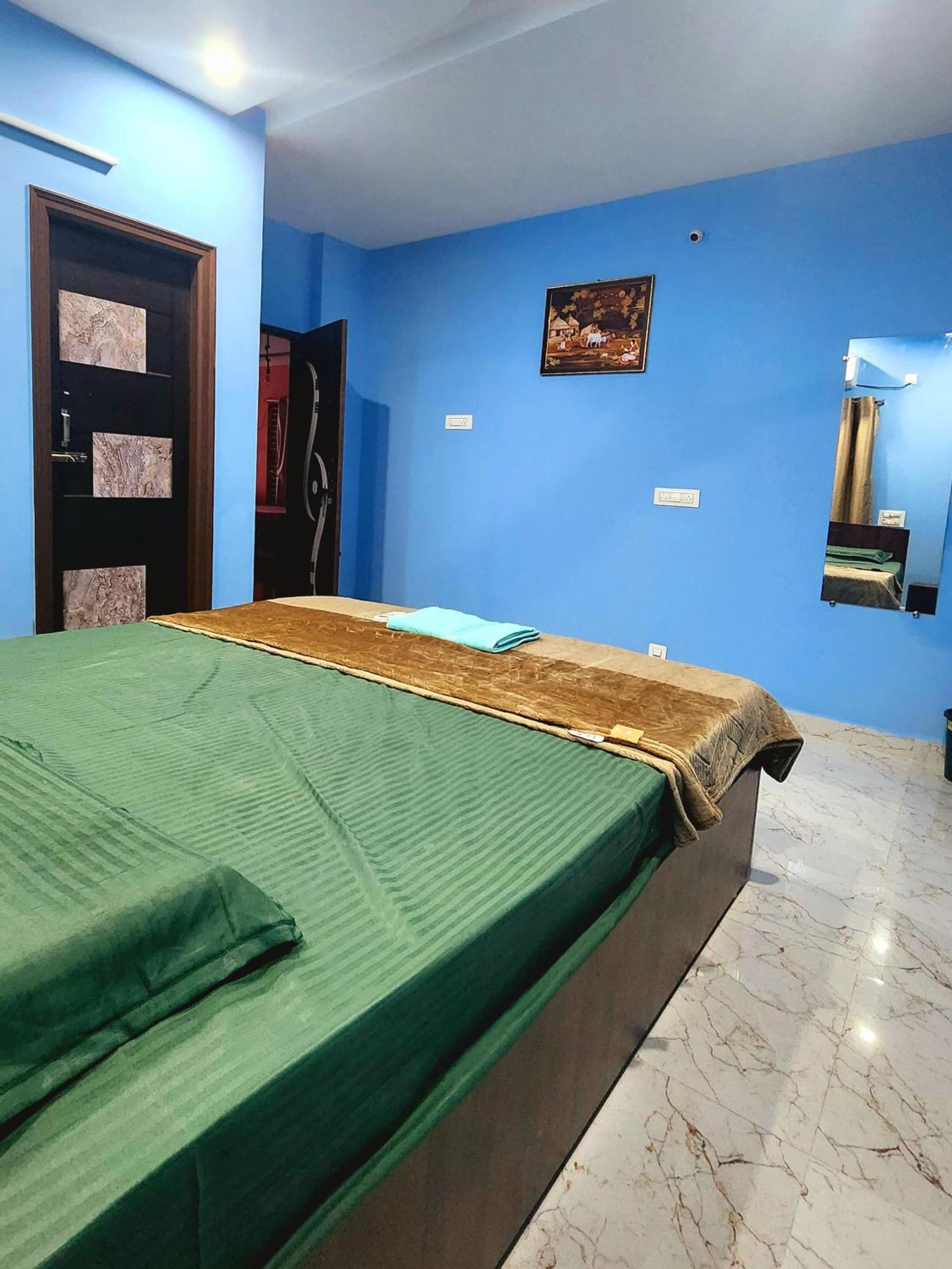 Apartment Ruhithahomestay- Ac Rooms-free Wifi- Android Tv - Near To Alipiri- Door Service Tirupati