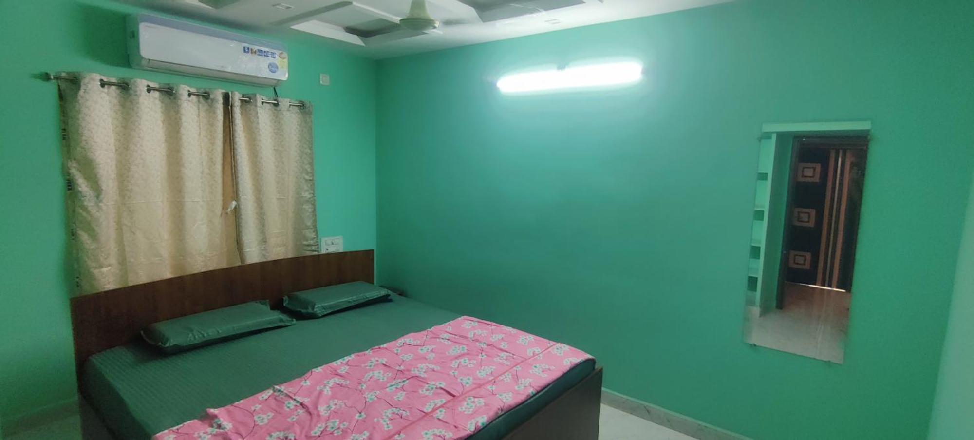 Apartment Ruhithahomestay- Ac Rooms-free Wifi- Android Tv - Near To Alipiri- Door Service Tirupati