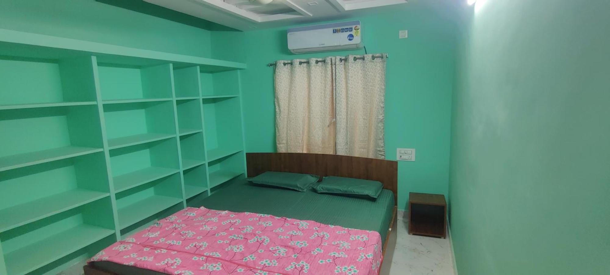 Ruhithahomestay- Ac Rooms-free Wifi- Android Tv - Near To Alipiri- Door Service *
