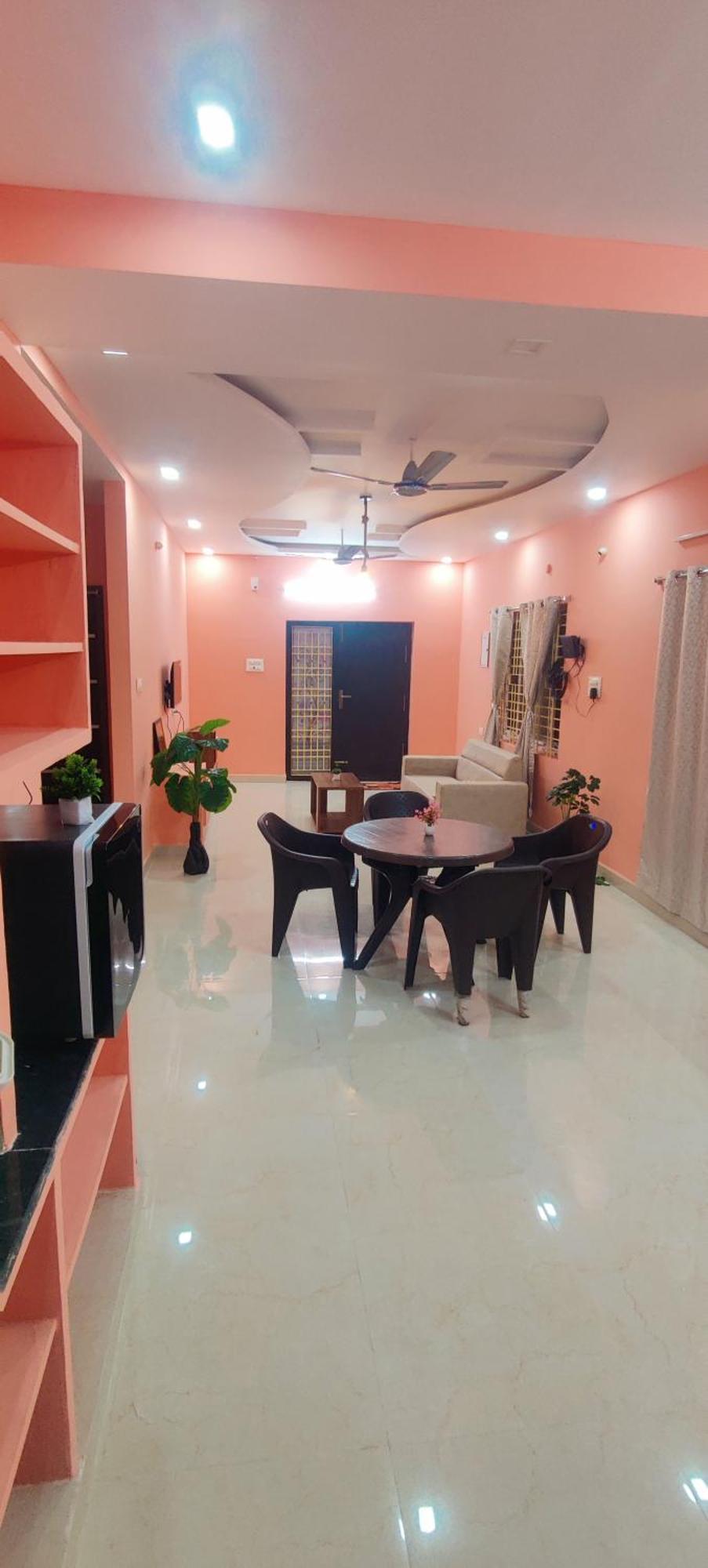 Ruhithahomestay- Ac Rooms-free Wifi- Android Tv - Near To Alipiri- Door Service