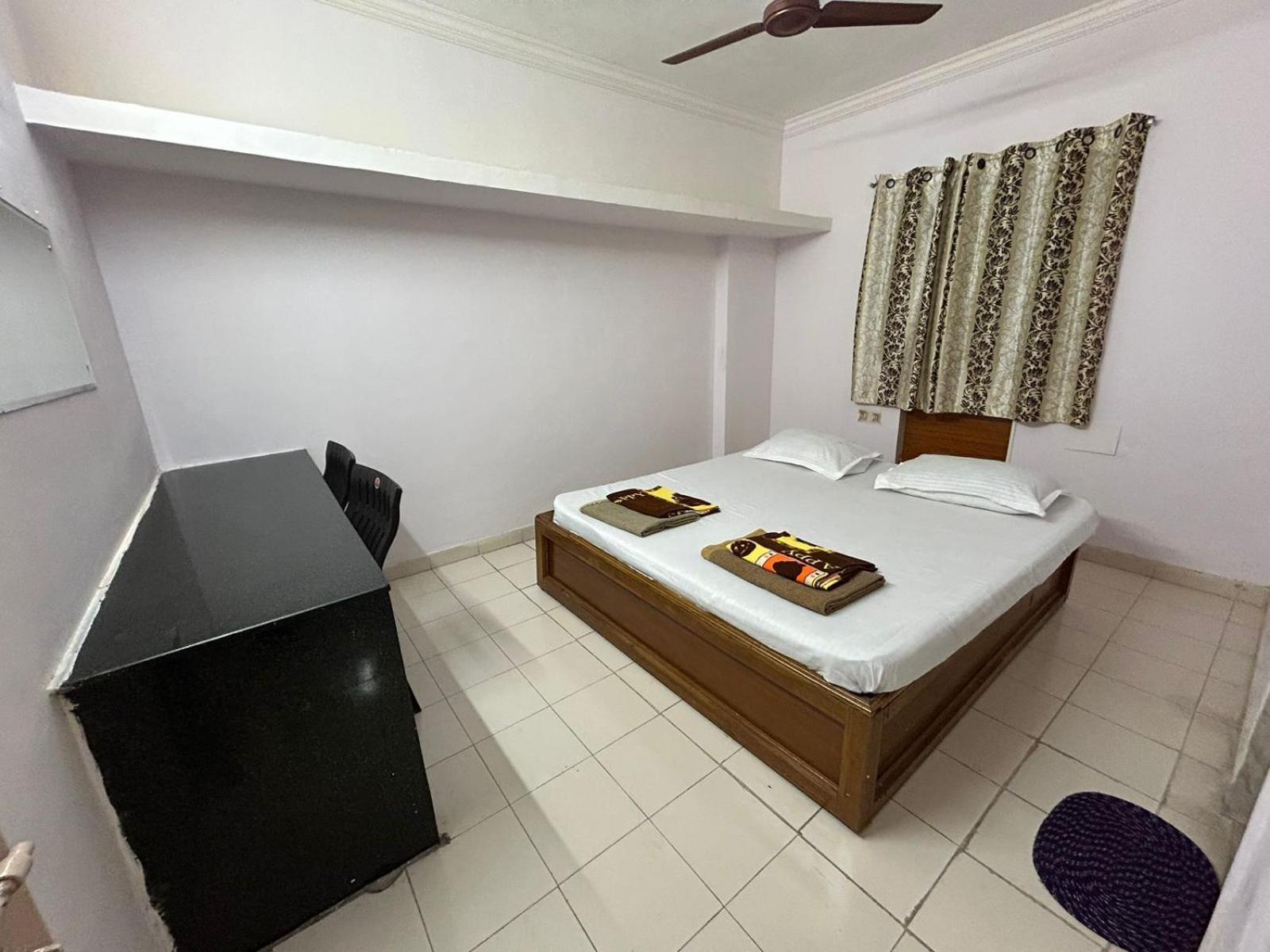Vasavi Nivas 3*