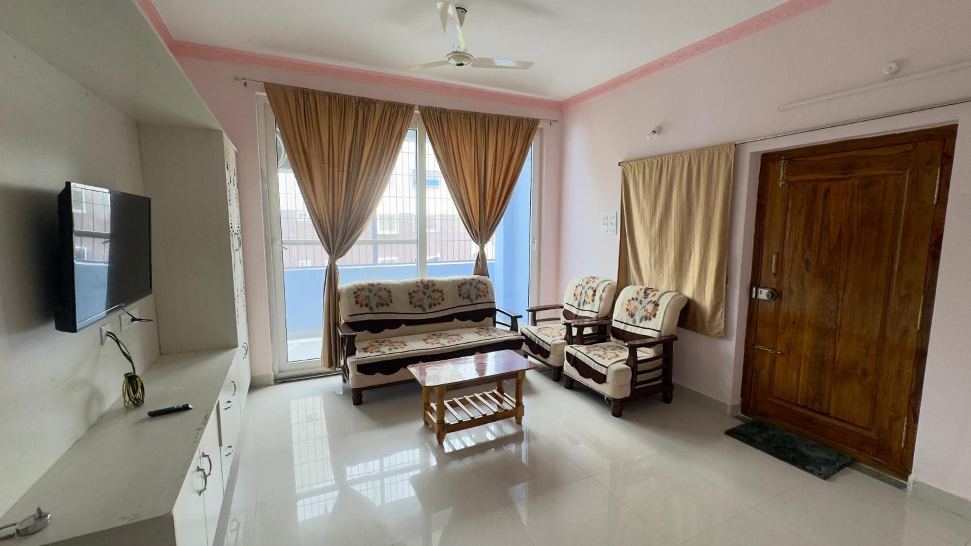 Yashwithaa Apartment *