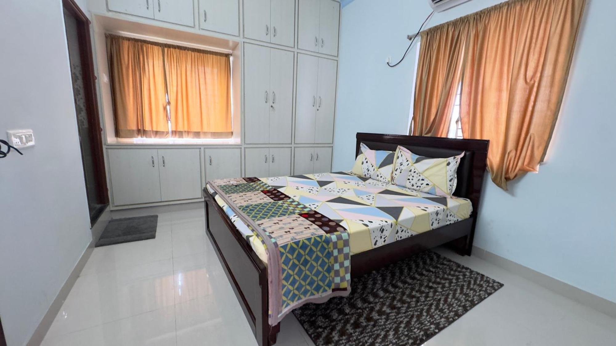 Yashwithaa Apartment