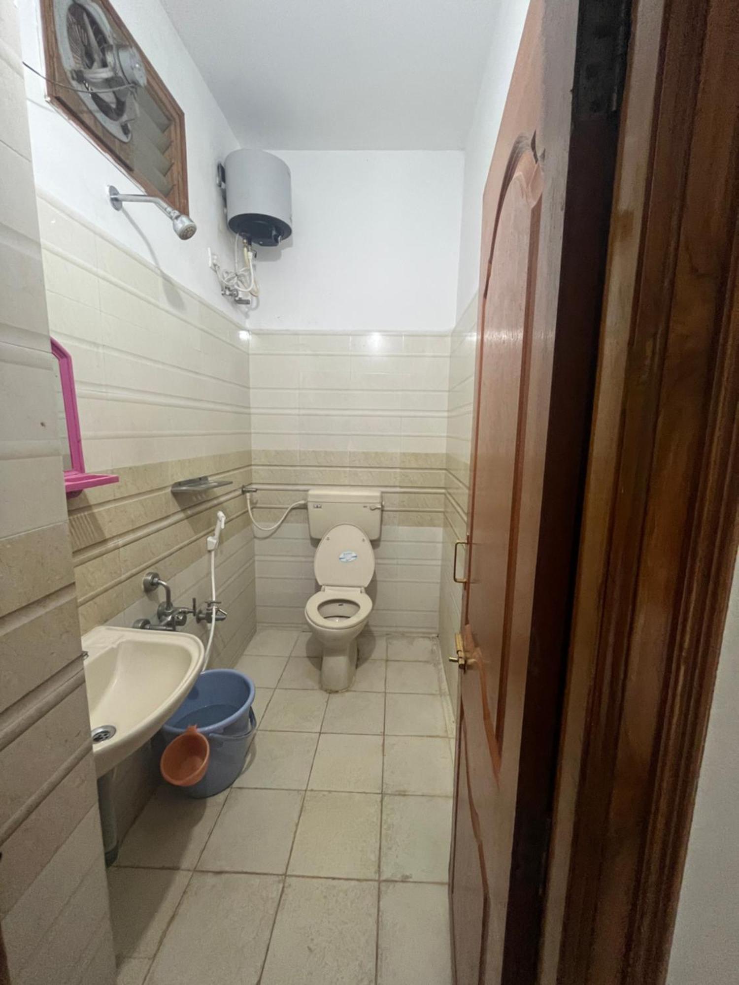 Homestay Nanda Mohan Homestay- Luxuries Ac Close To Alipiri Foothills-kapila Teertham And Iskcon Temple