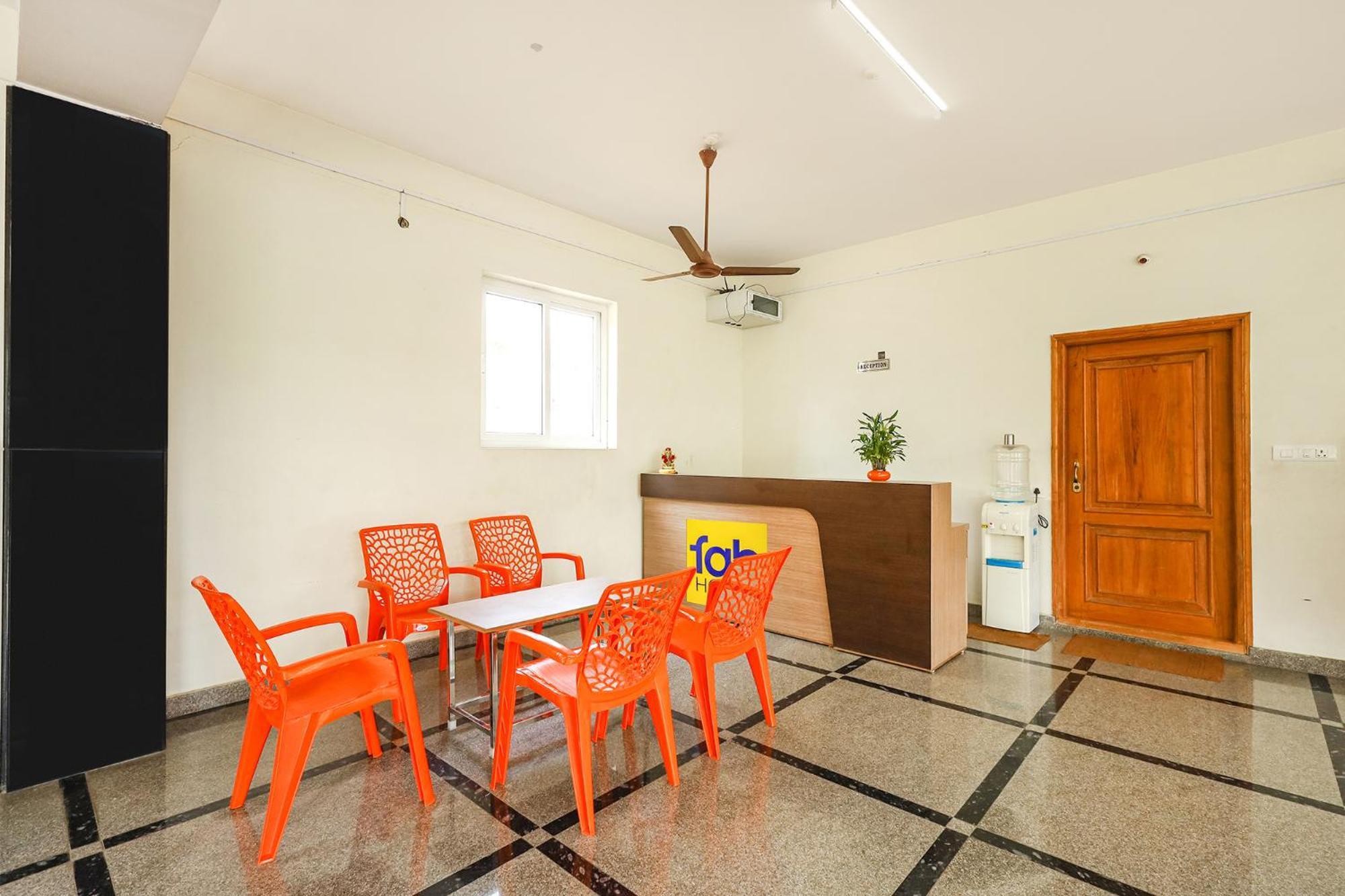 Fabhotel Karthikeya Residency - Bus Stand - 900m 3*