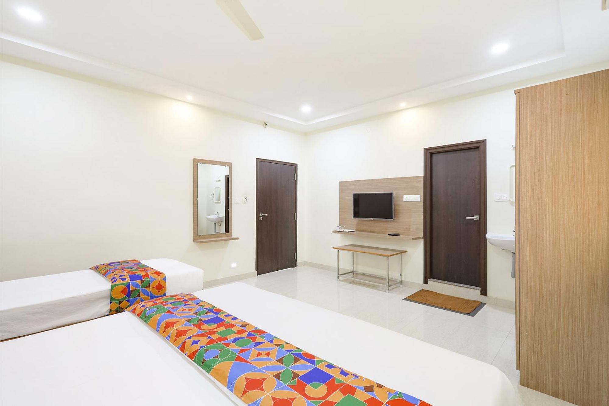 Fabhotel Karthikeya Residency - Bus Stand - 900m Hotel 3*
